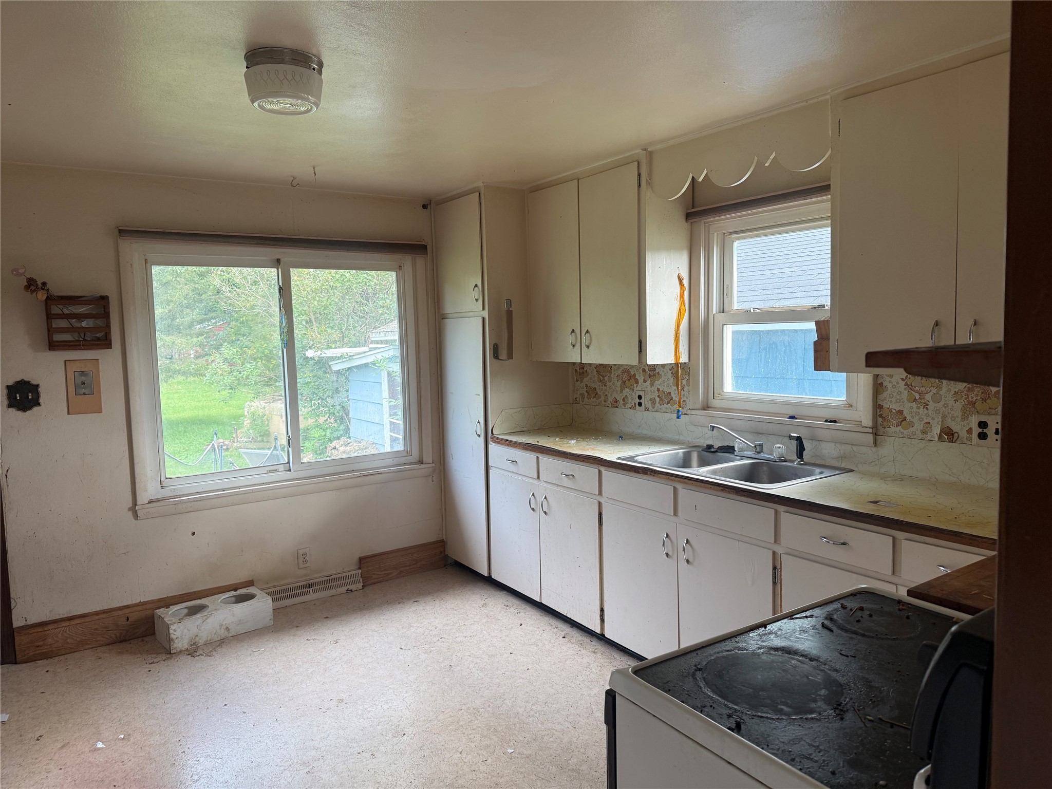 625 Dickey Avenue S Property Photo 3