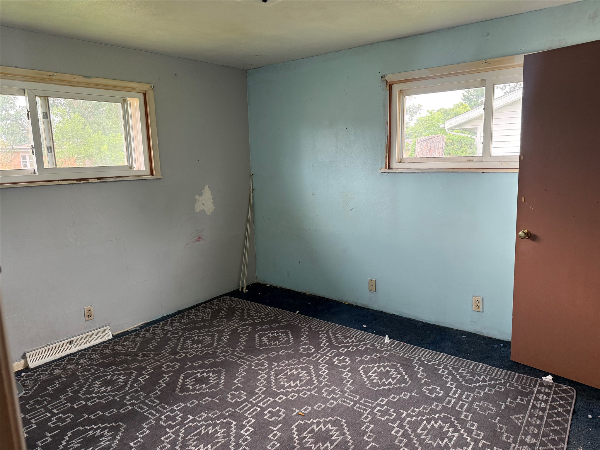 625 Dickey Avenue S Property Photo 4