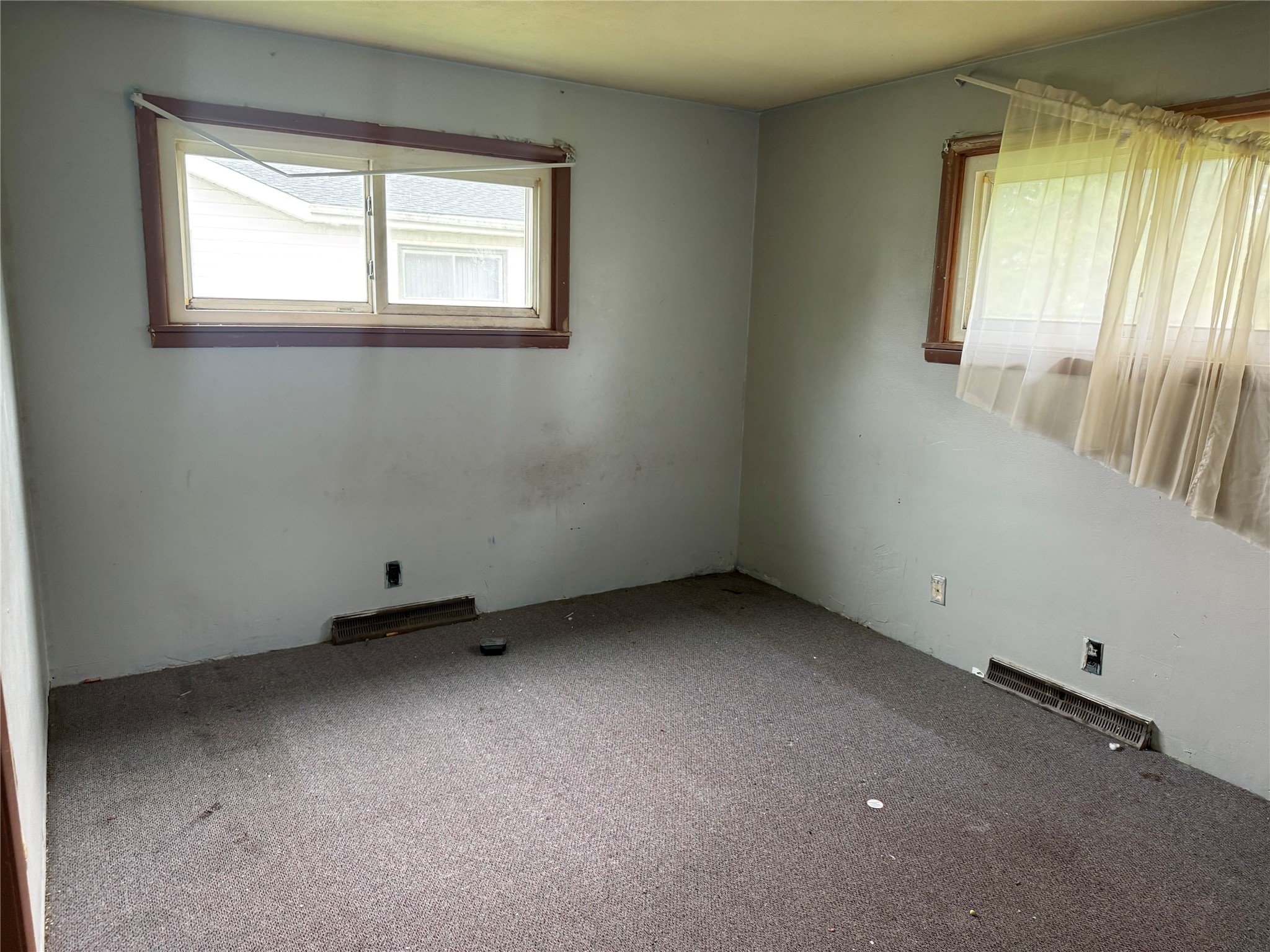 625 Dickey Avenue S Property Photo 6