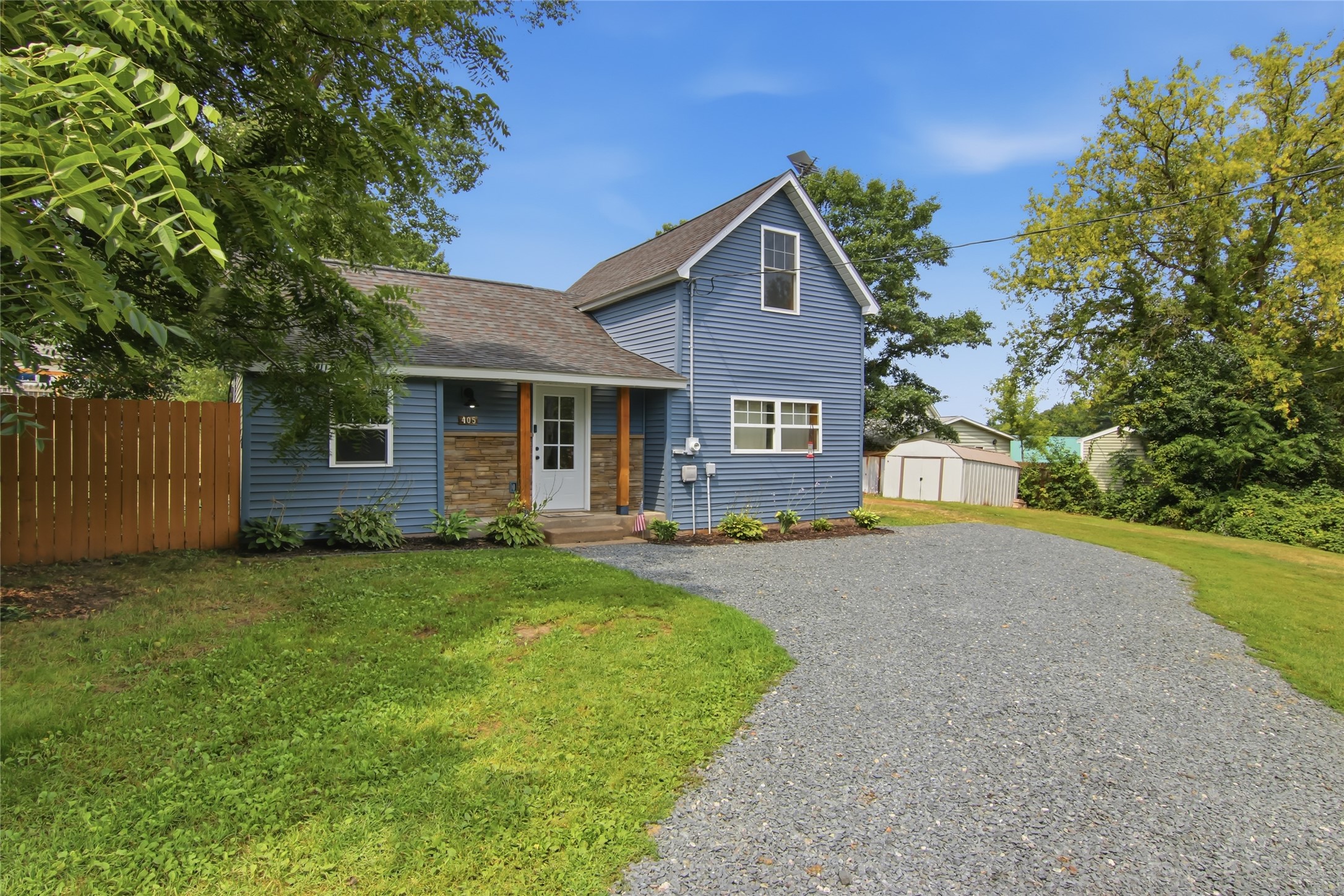 405 2nd Avenue W Property Photo 2