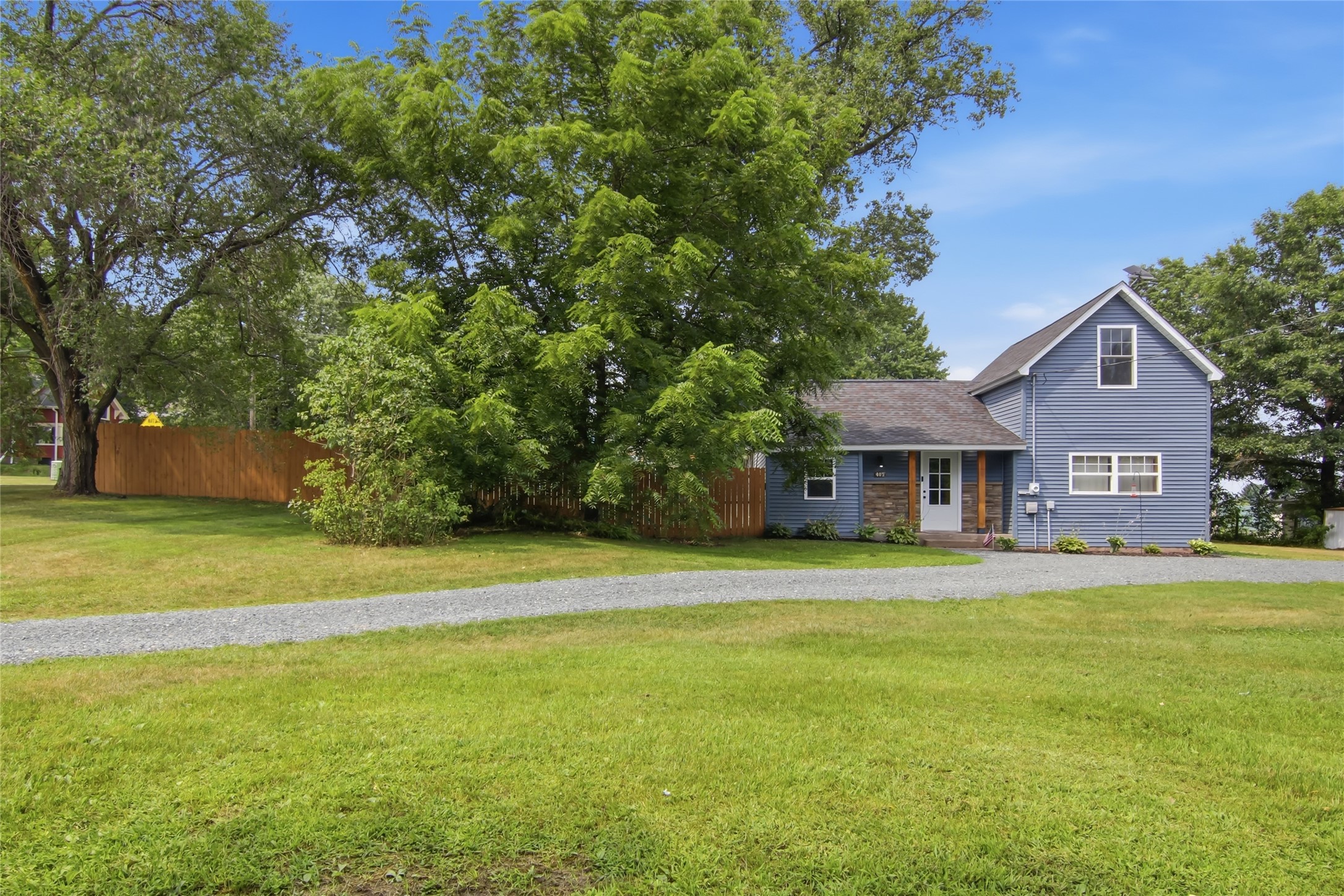 405 2nd Avenue W Property Photo 4