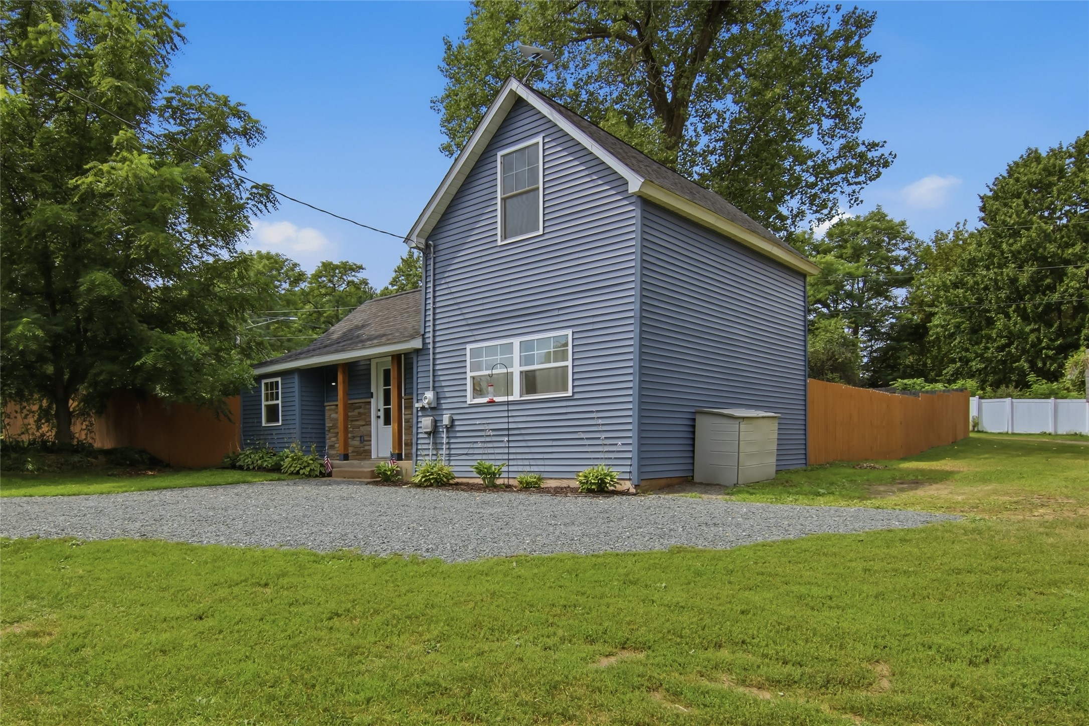 405 2nd Avenue W Property Photo 5