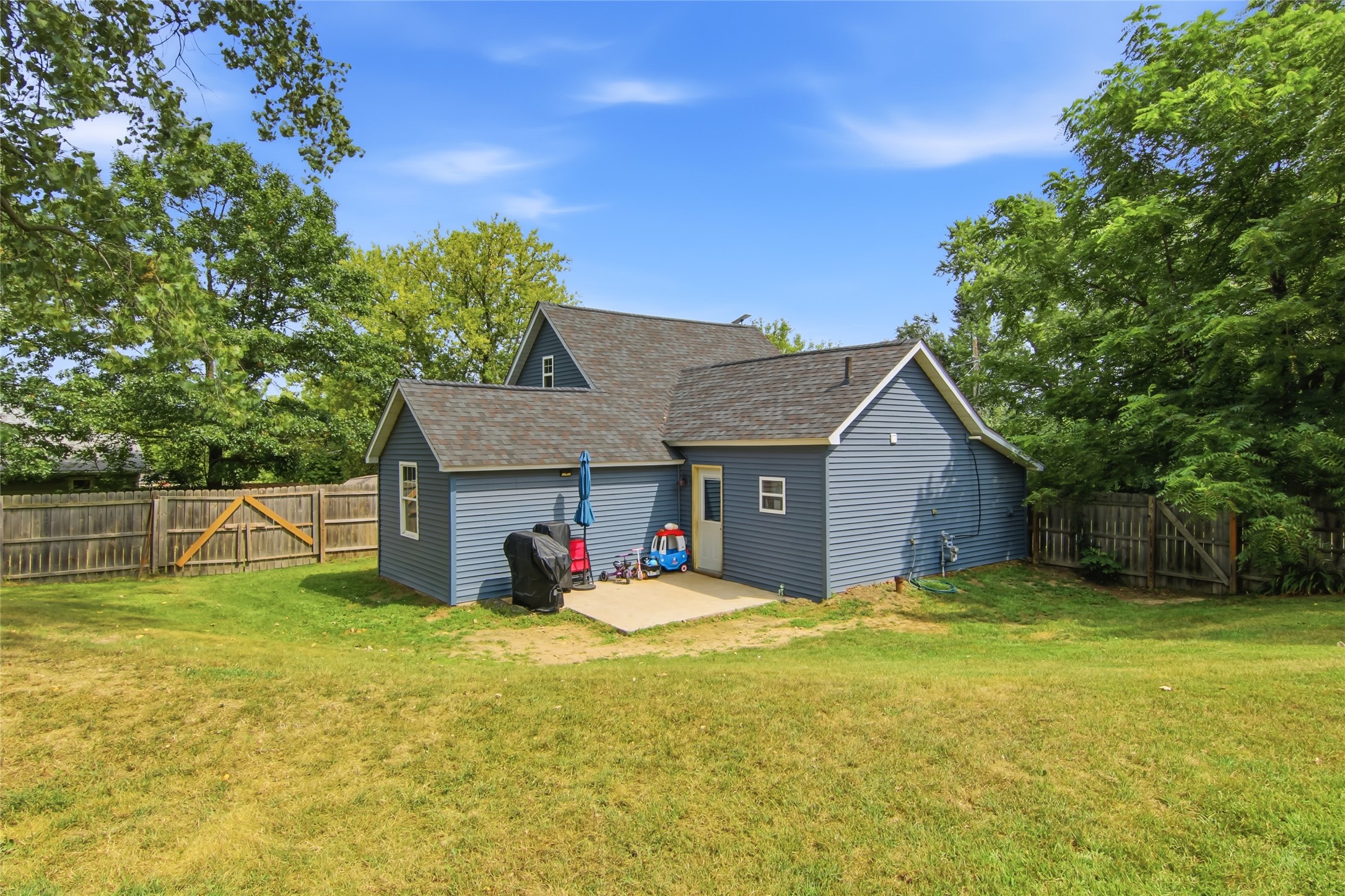 405 2nd Avenue W Property Photo 7