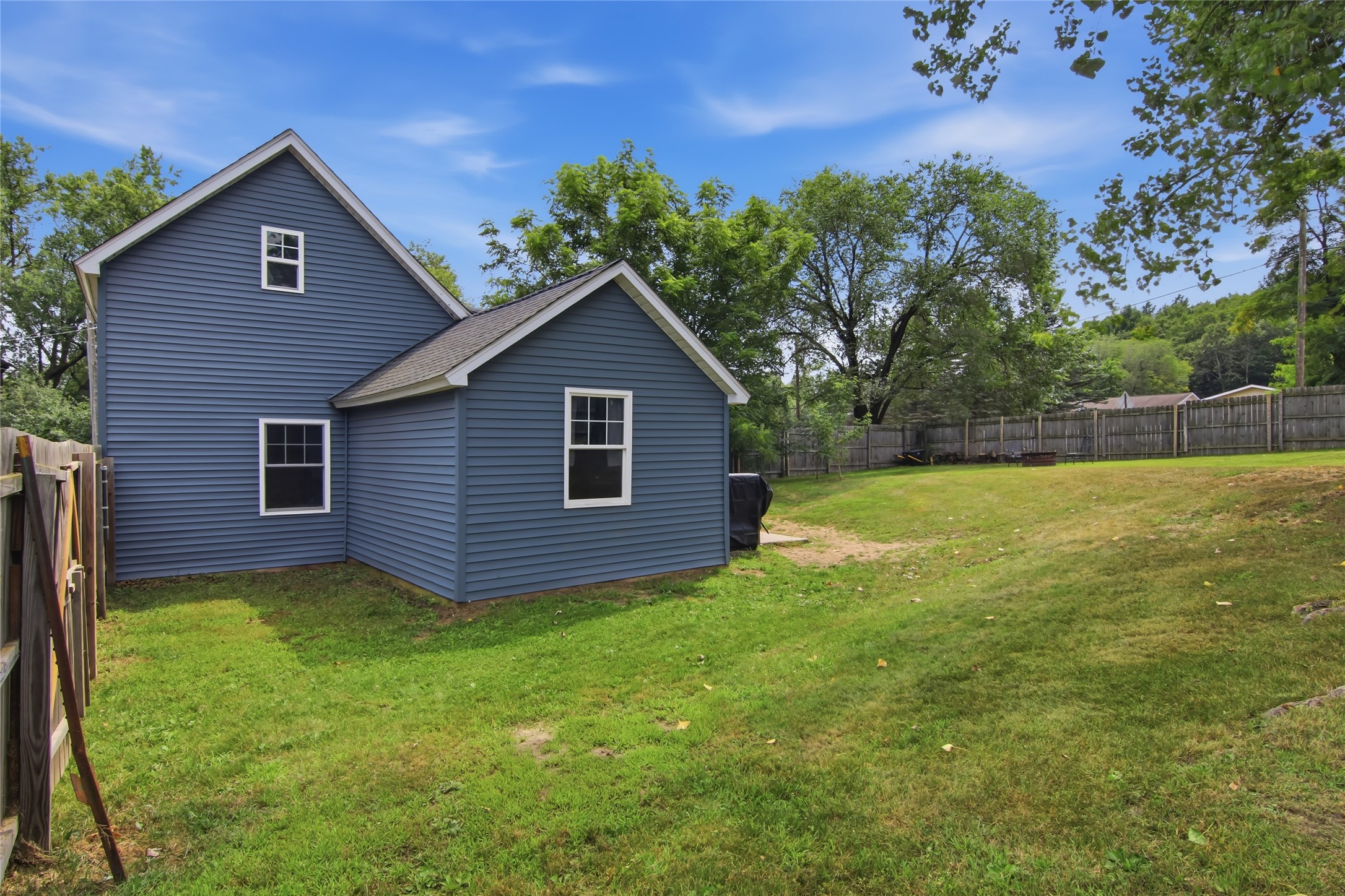405 2nd Avenue W Property Photo 9