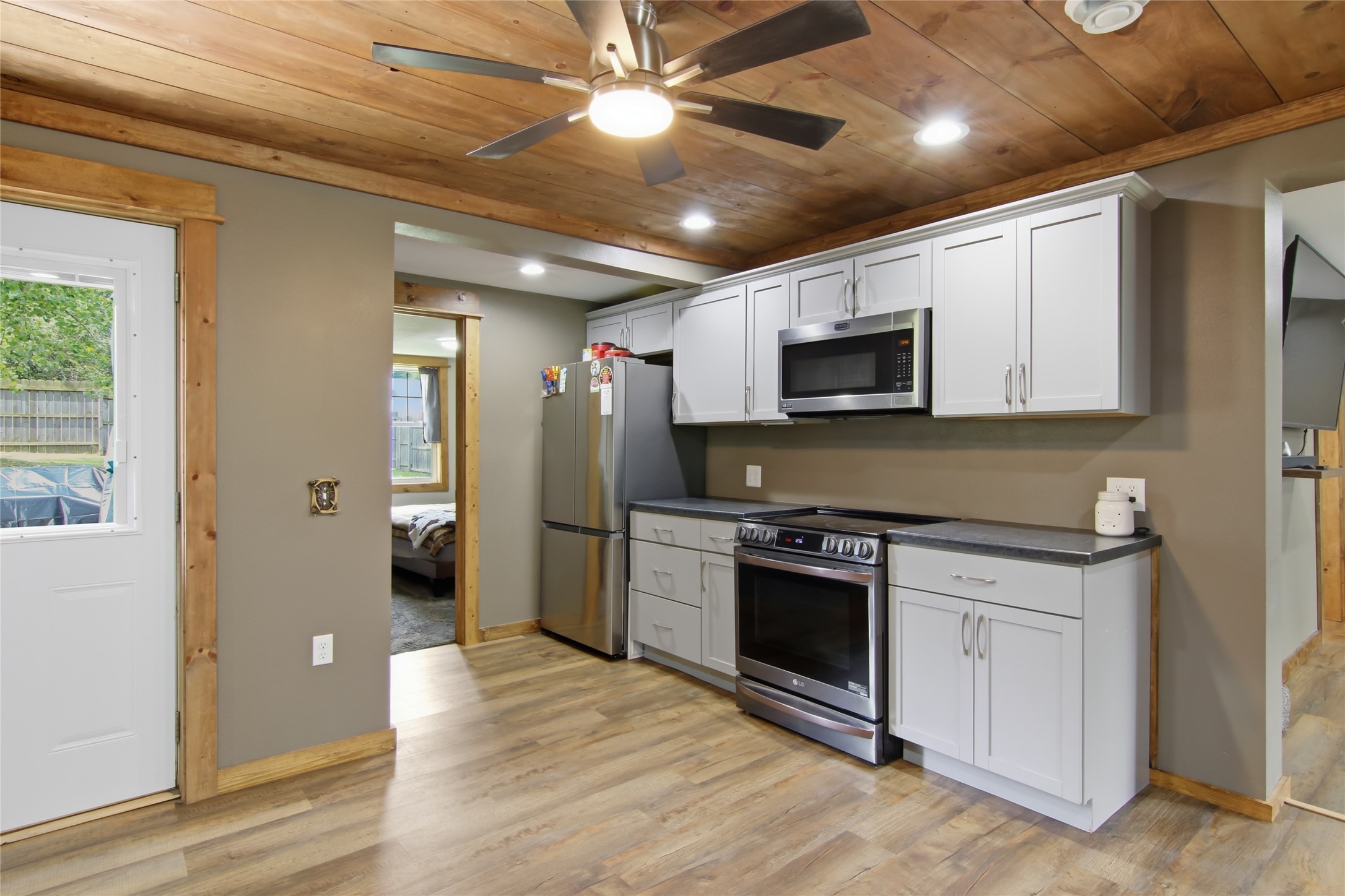 405 2nd Avenue W Property Photo 26