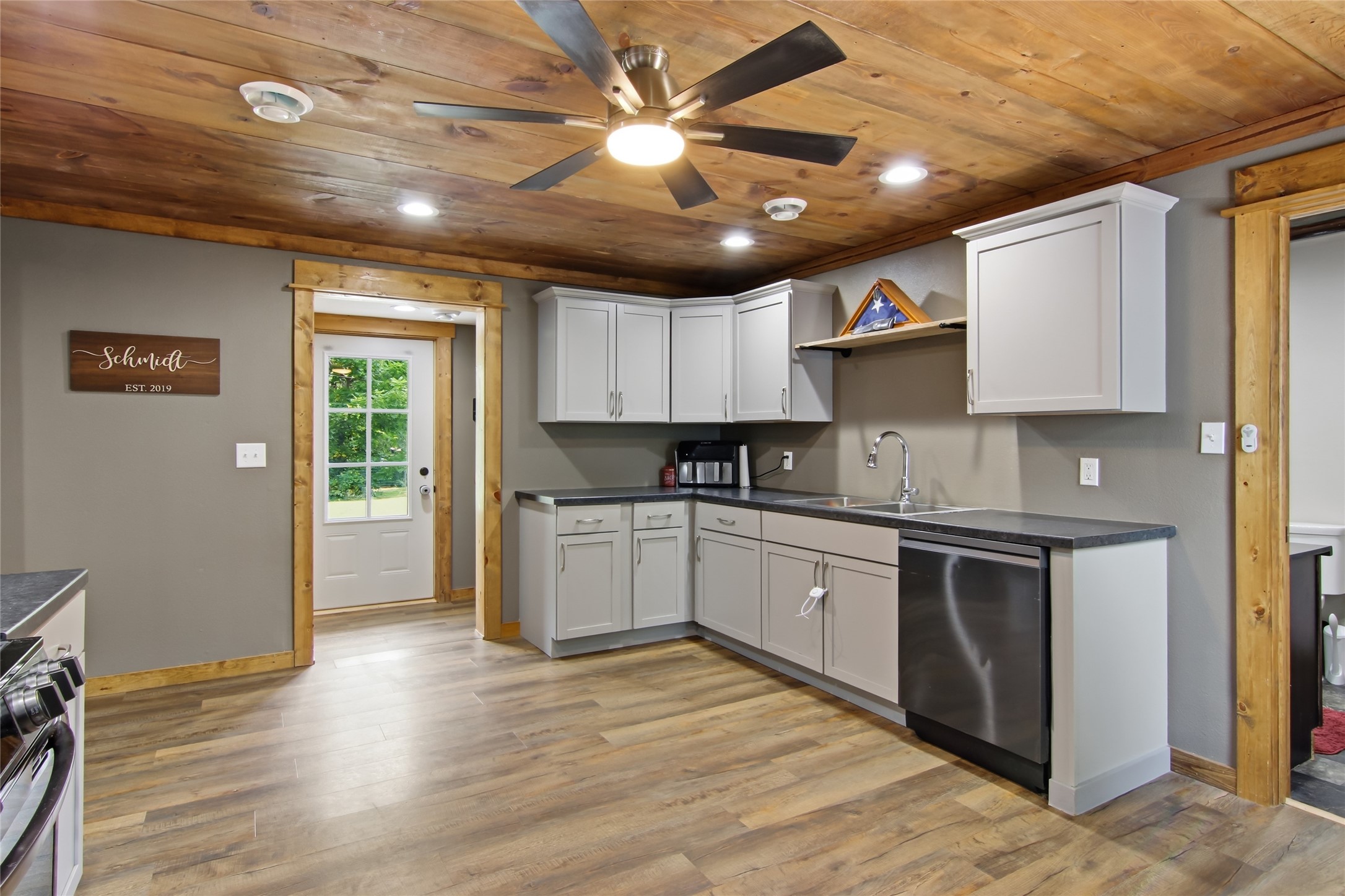 405 2nd Avenue W Property Photo 30