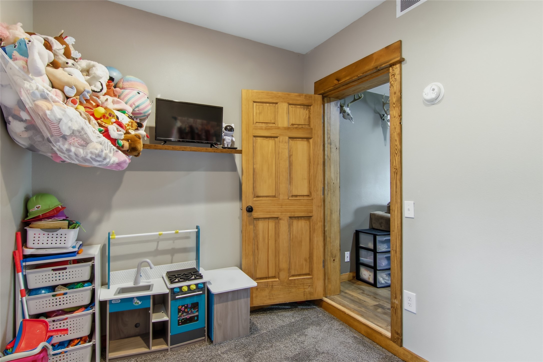 405 2nd Avenue W Property Photo 32