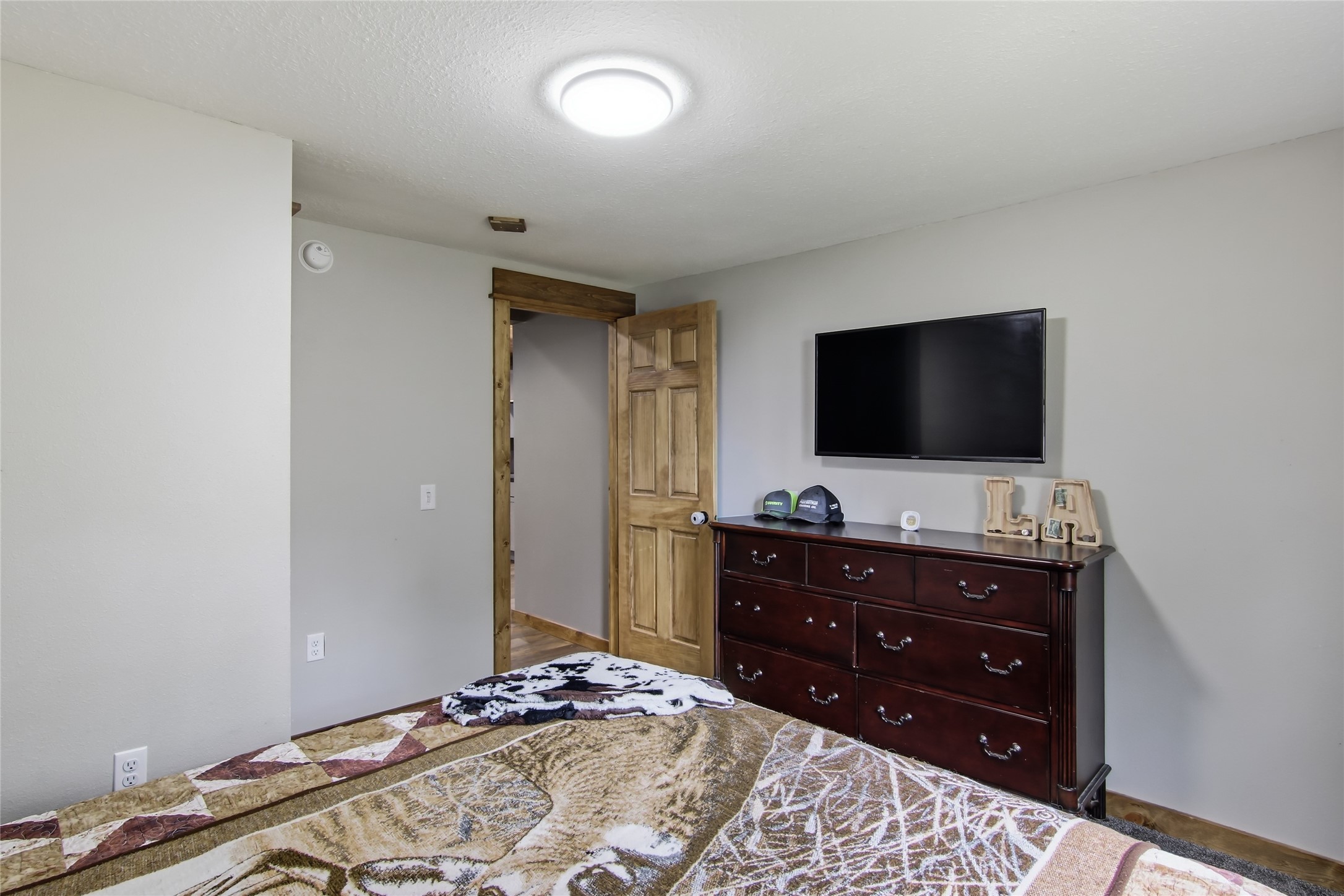 405 2nd Avenue W Property Photo 33