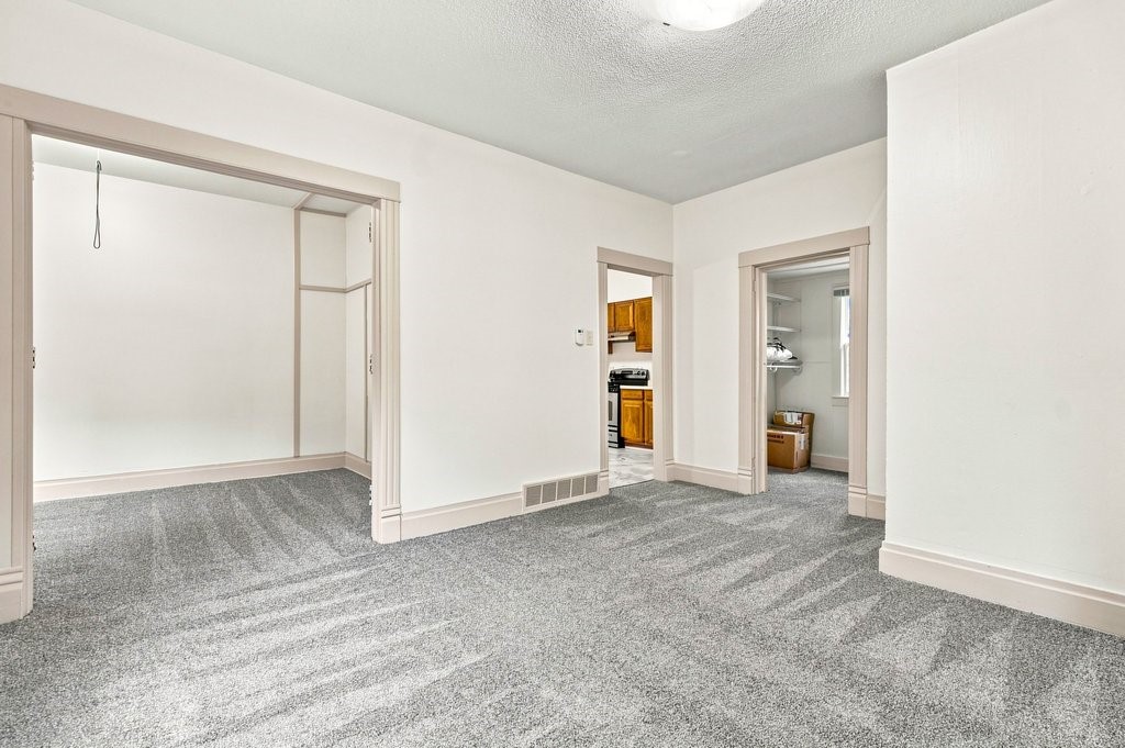 516 Cochrane St 1&2 Property Photo 8