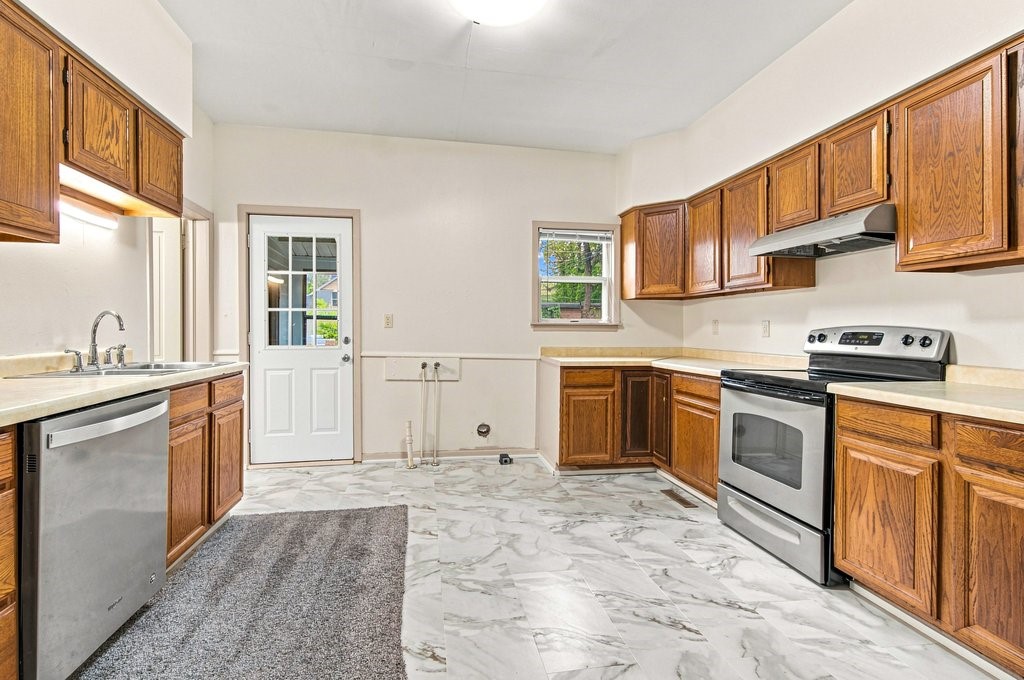 516 Cochrane St 1&2 Property Photo 12