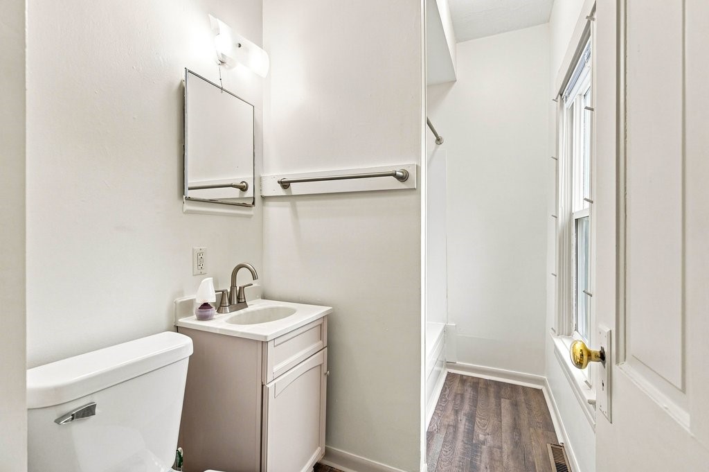 516 Cochrane St 1&2 Property Photo 15