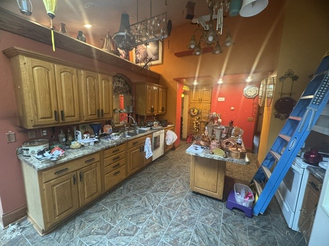 722 Superior Street Property Photo 2