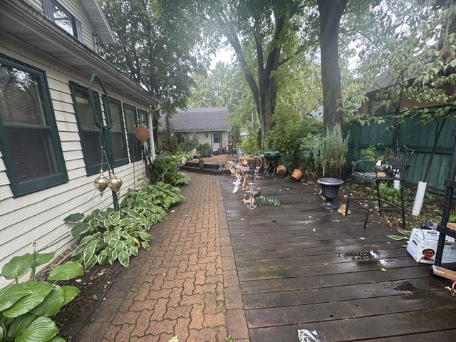722 Superior Street Property Photo 9