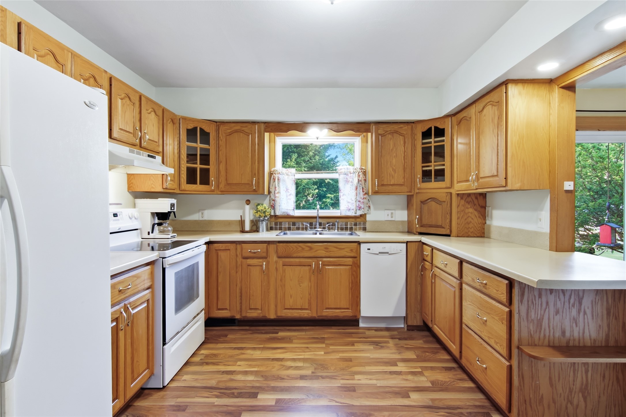 1002 W Spruce Street Property Photo 4