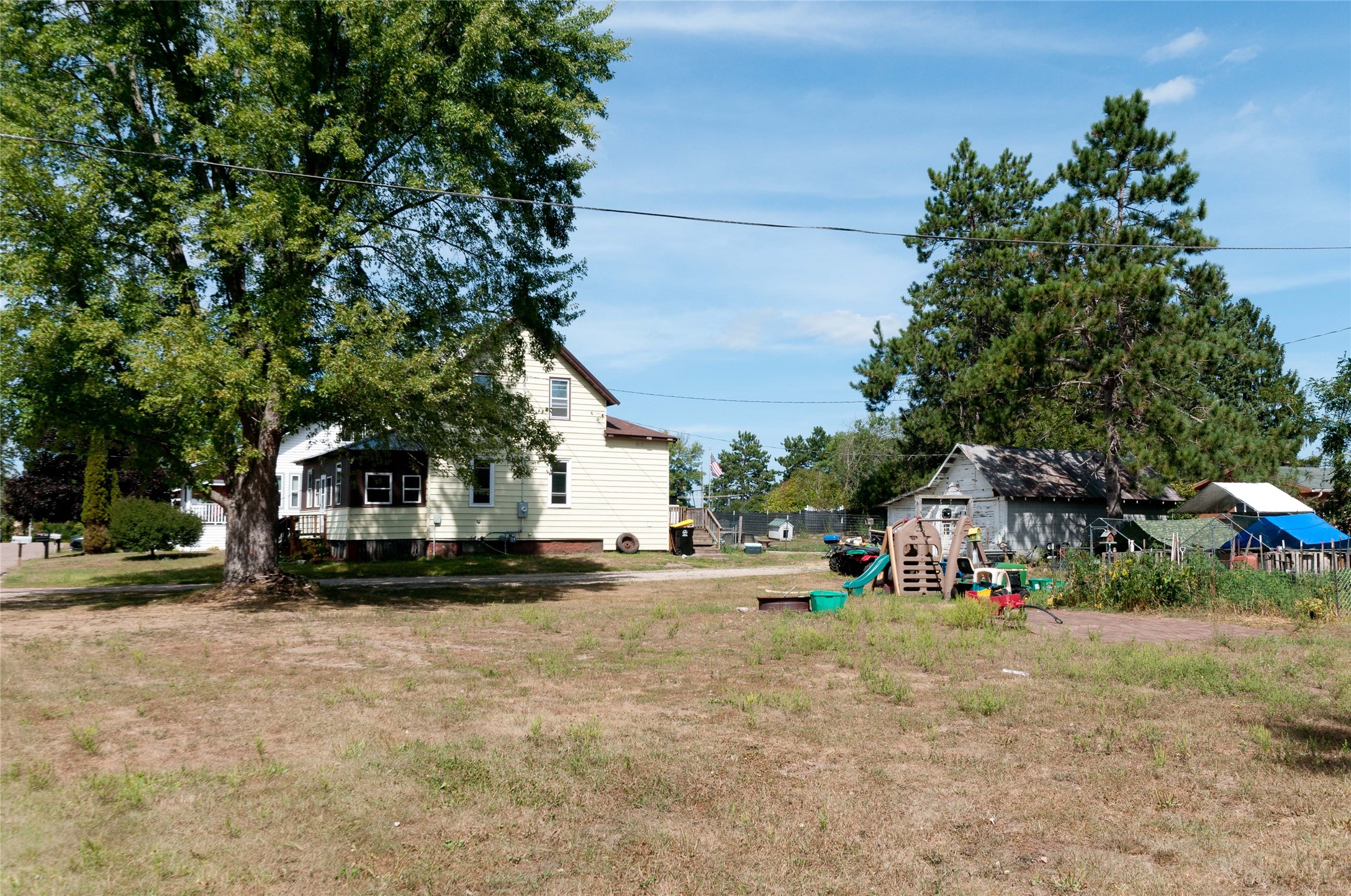 120 Hampton Avenue S Property Photo 5