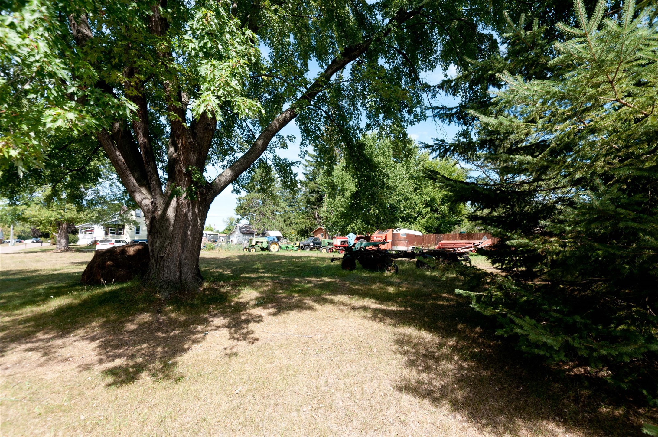 120 Hampton Avenue S Property Photo 8