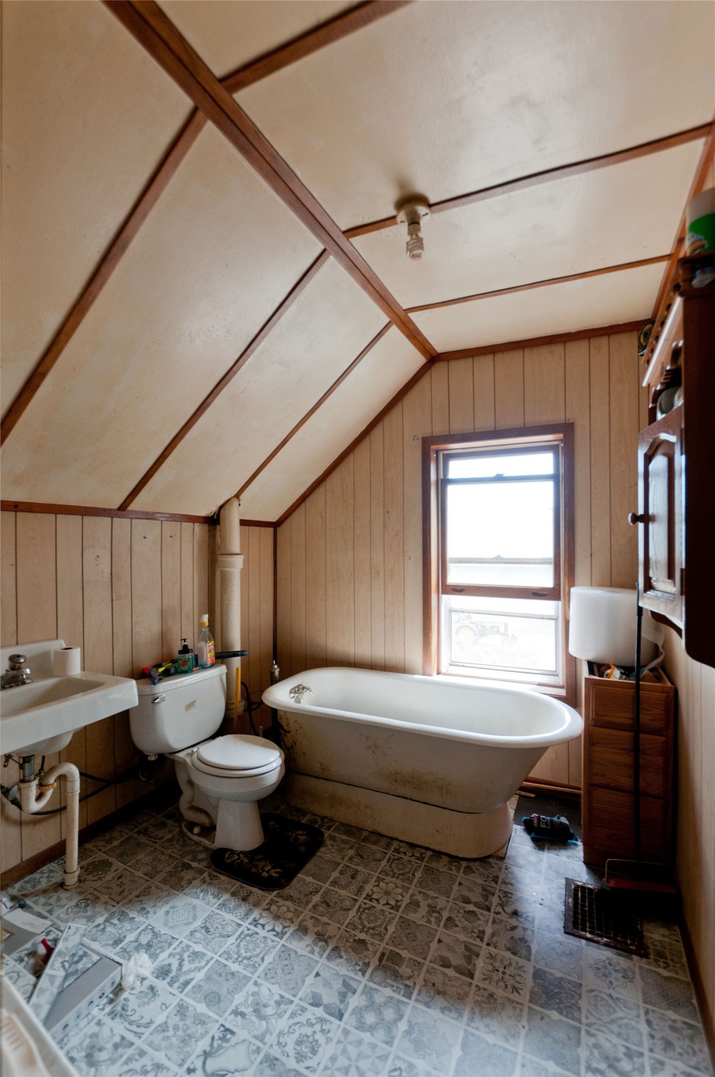 120 Hampton Avenue S Property Photo 29