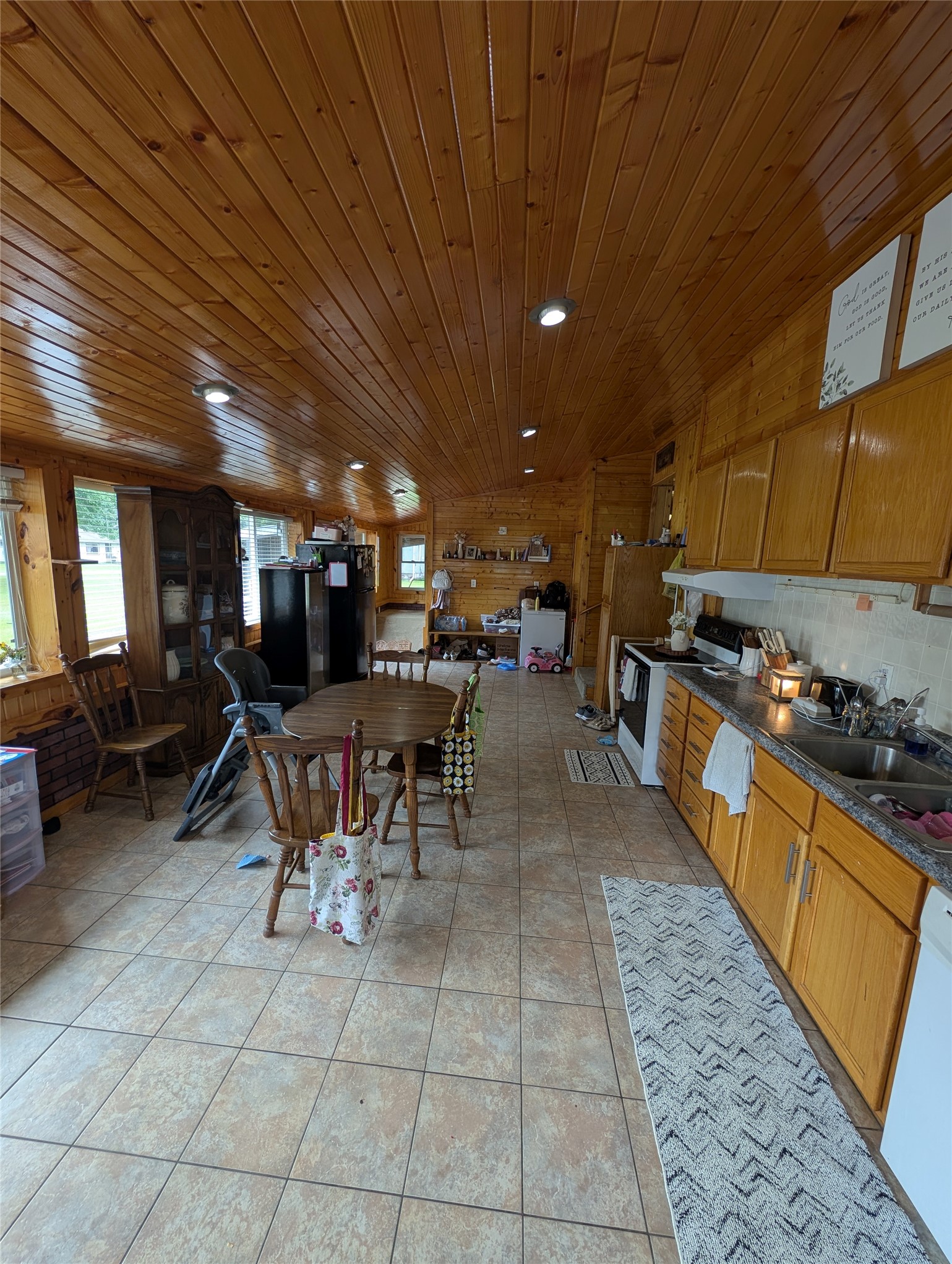 119 S Spruce Street Property Photo 6