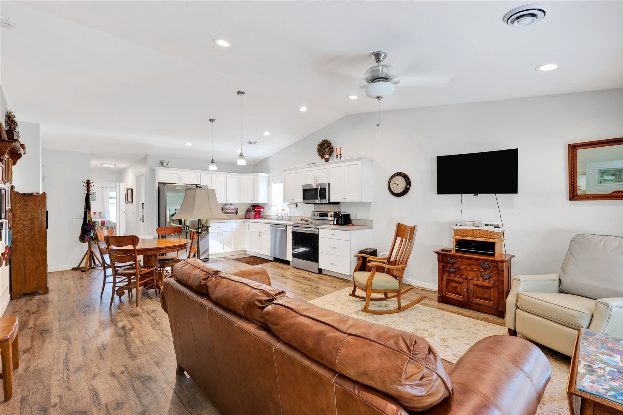 520 Ridgeway Avenue Property Photo 13