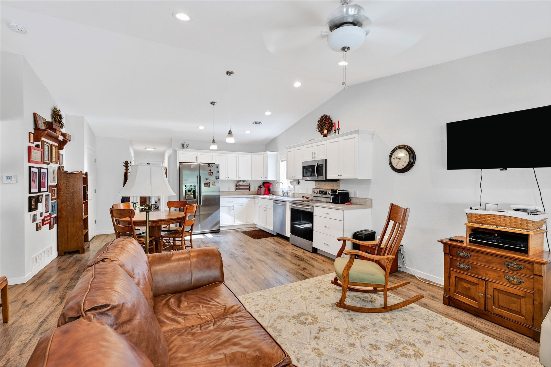 520 Ridgeway Avenue Property Photo 14