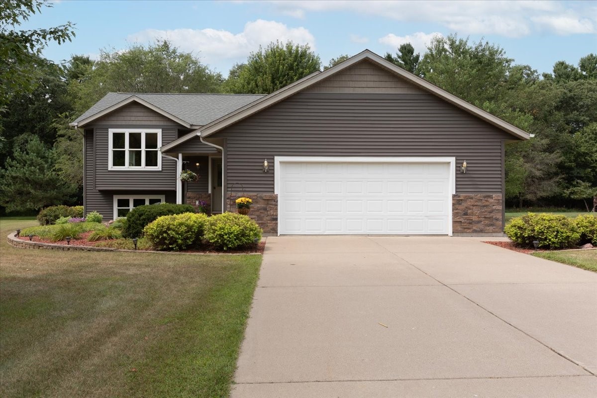N6975 560th Street Property Photo 1