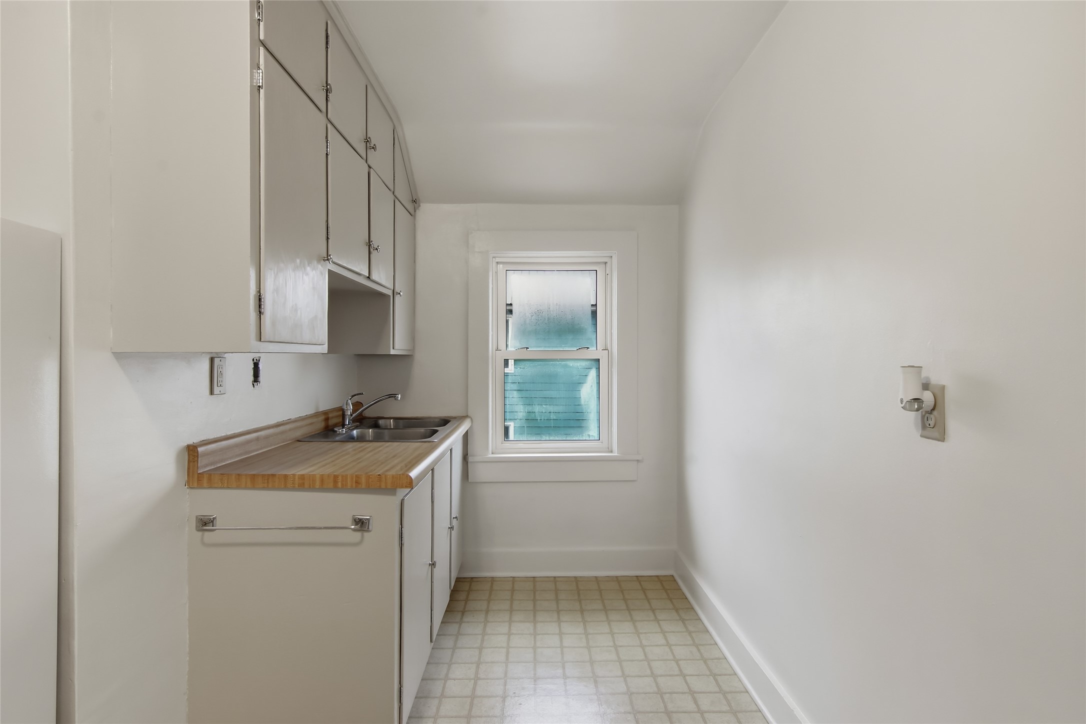 34 Cliff Street 1 Property Photo 9