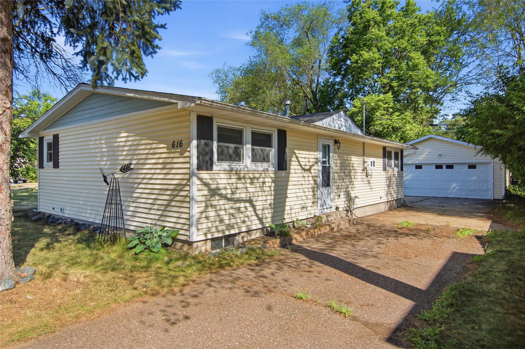 616 Truax Boulevard Property Photo 1