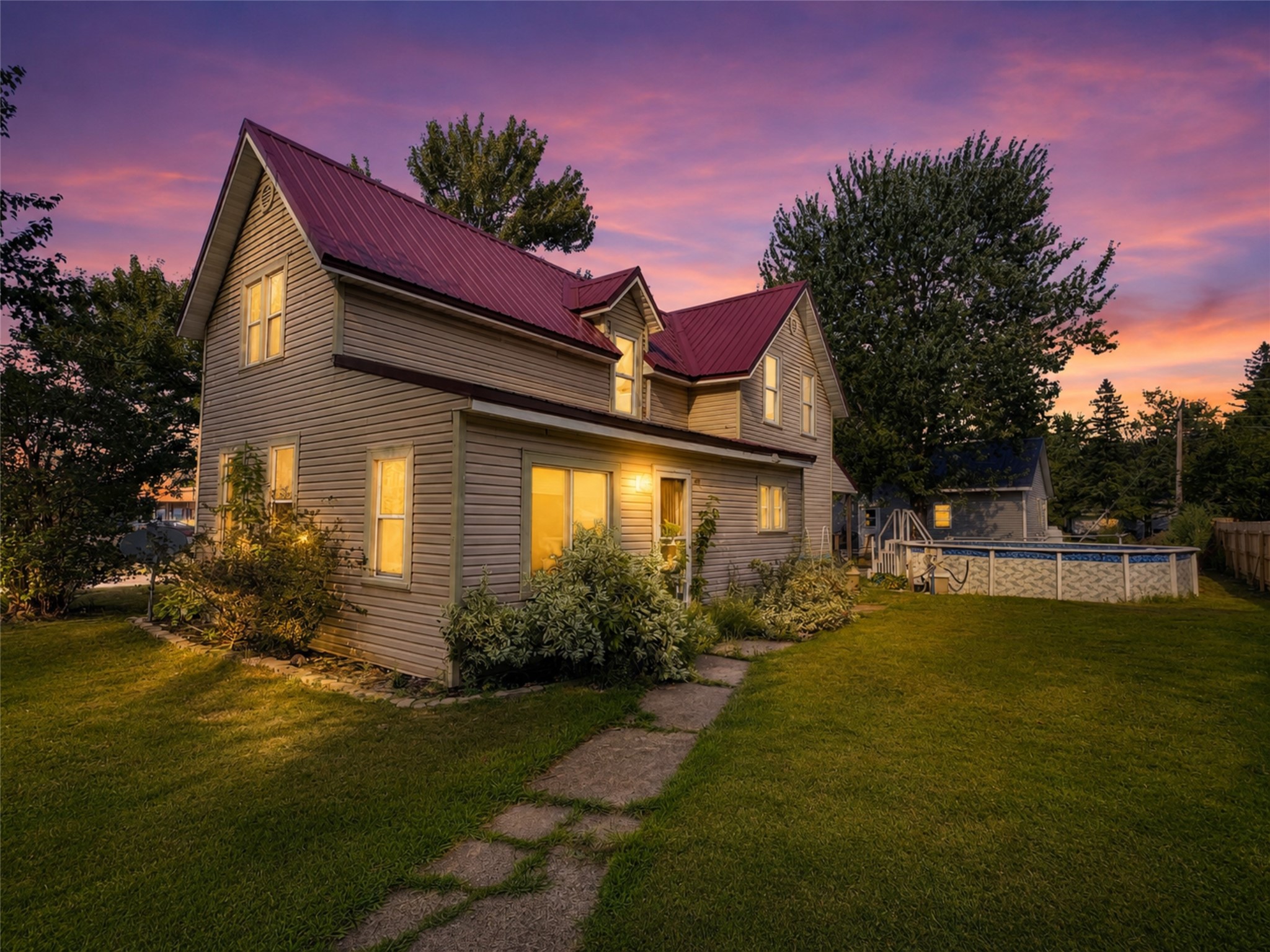 1632 Tainter Property Photo 1
