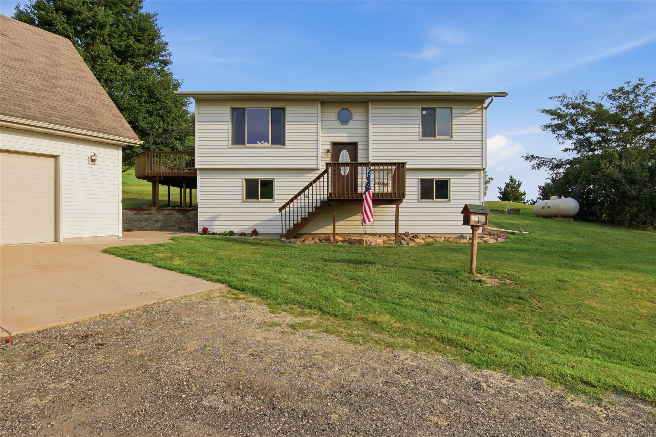 9650 Hwy 53 Property Photo 3