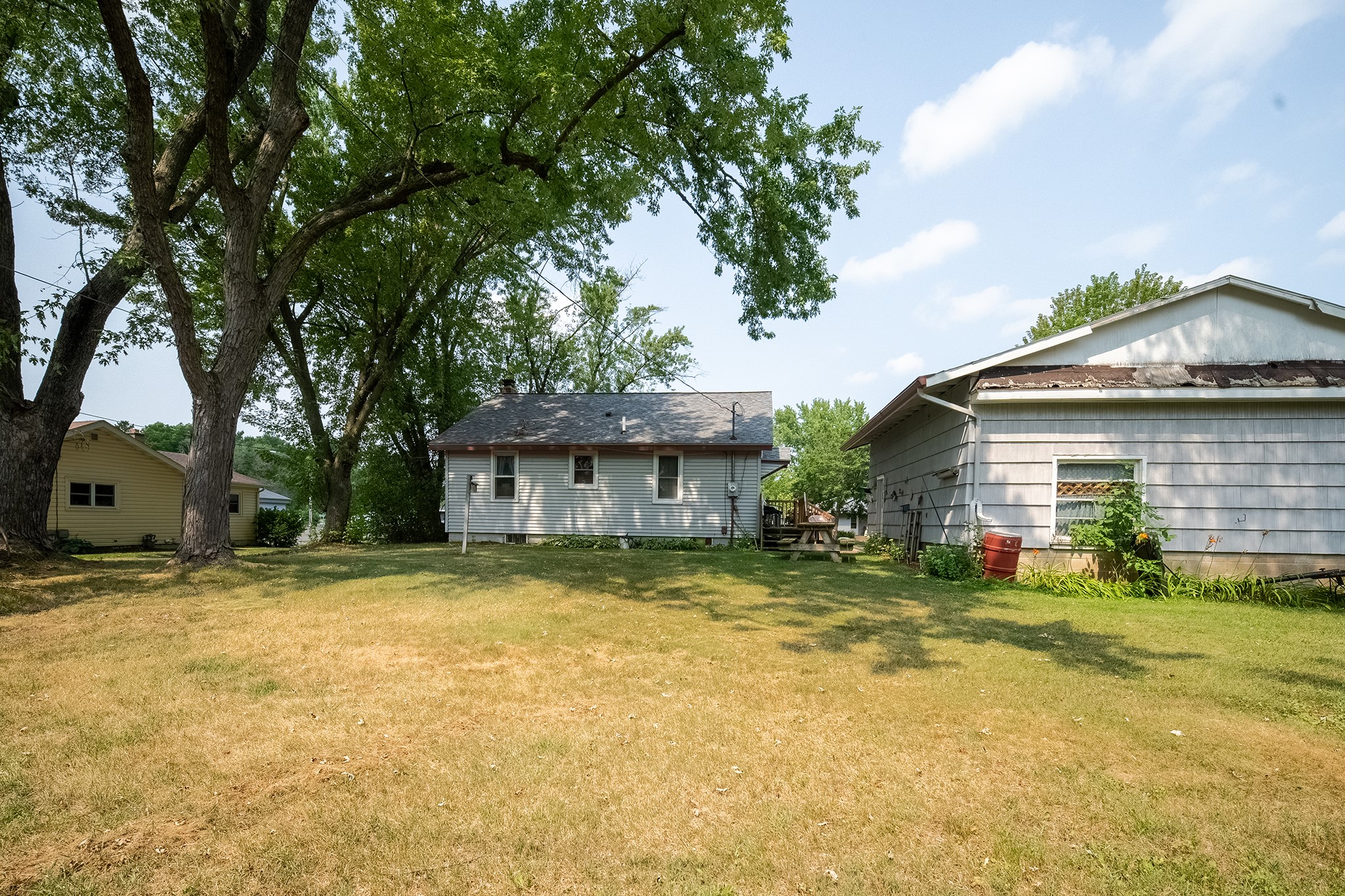 1135 Mansfield Street Property Photo 3