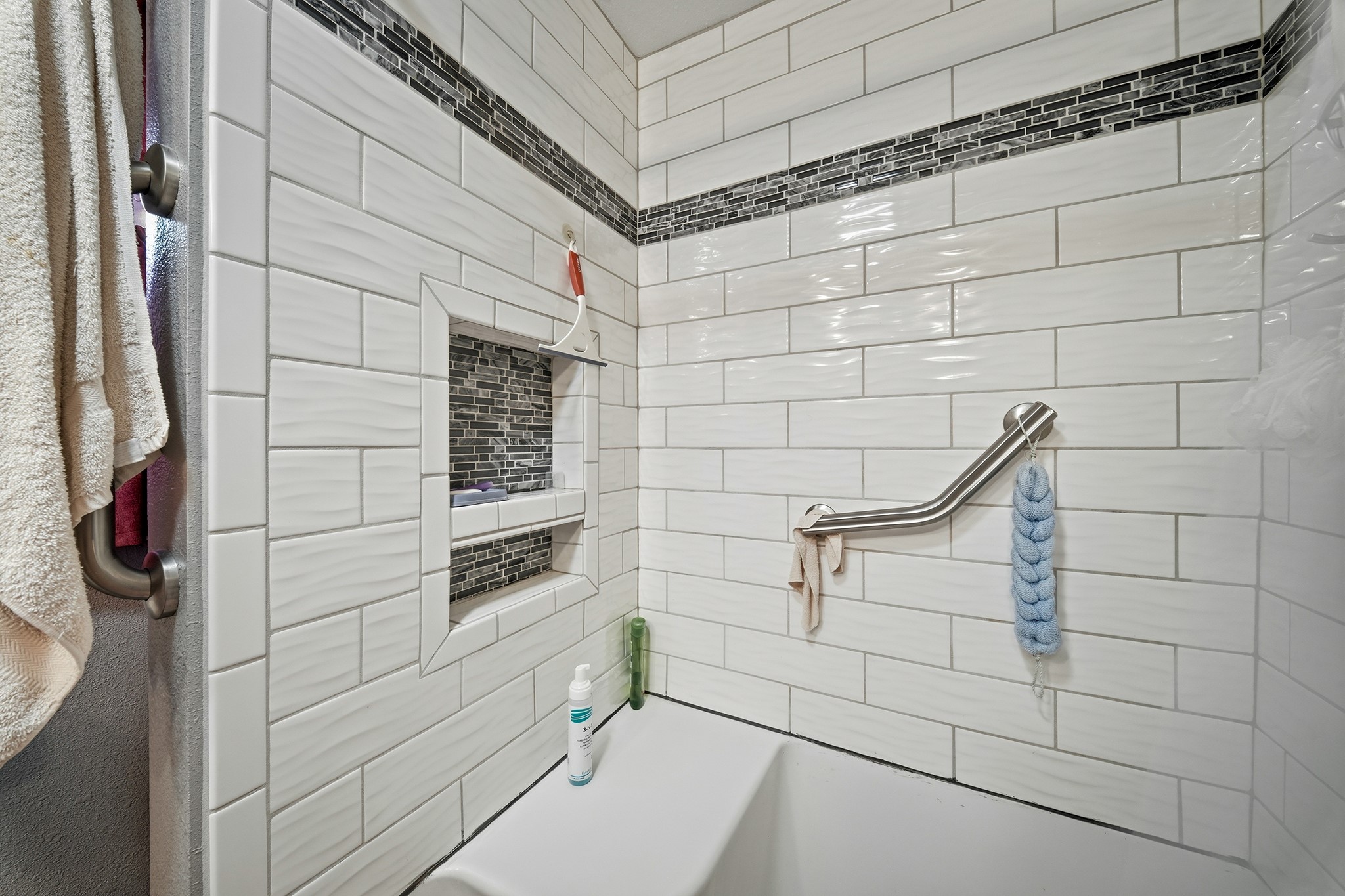 1135 Mansfield Street Property Photo 14