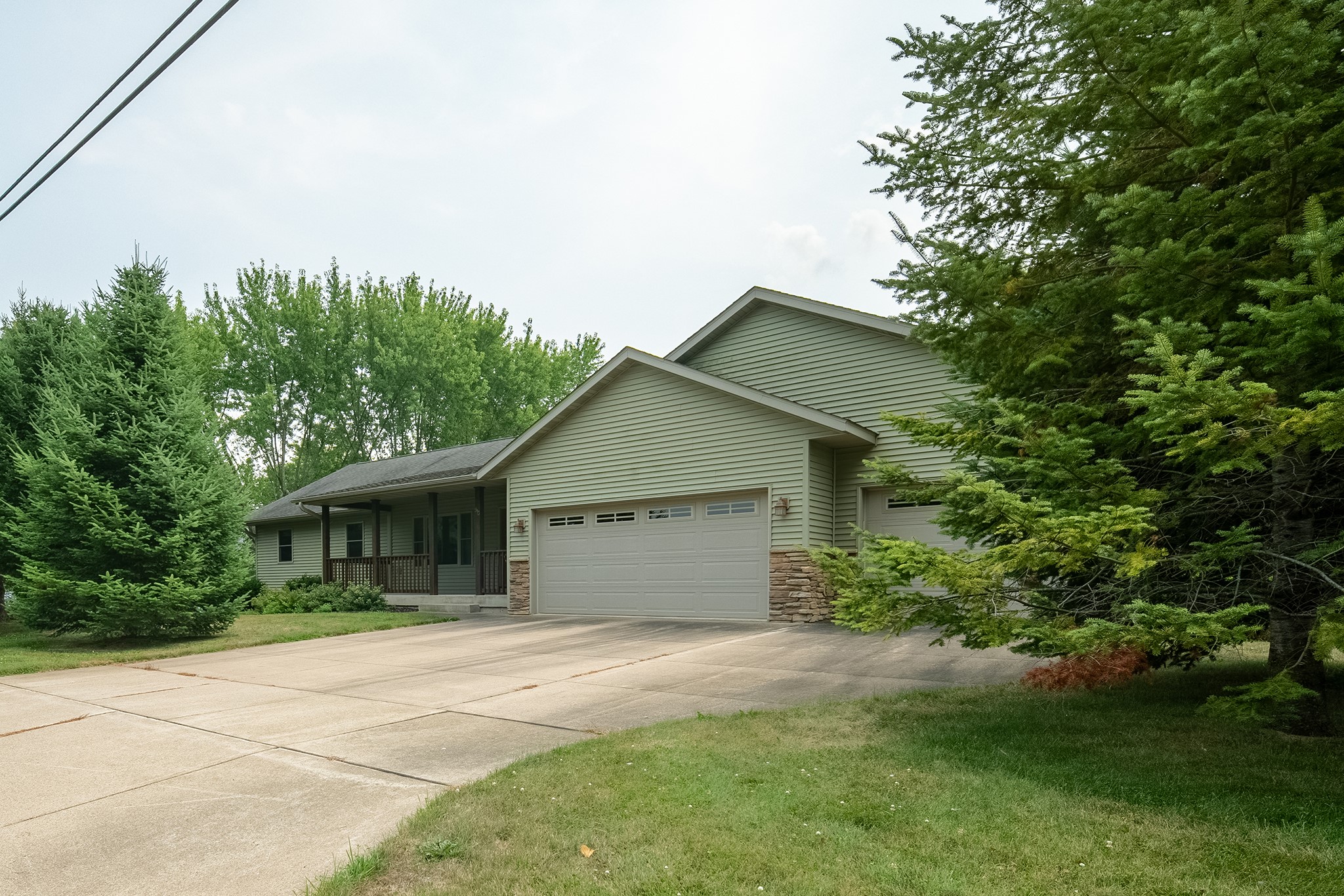 913 Bridgewater Avenue Property Photo 2
