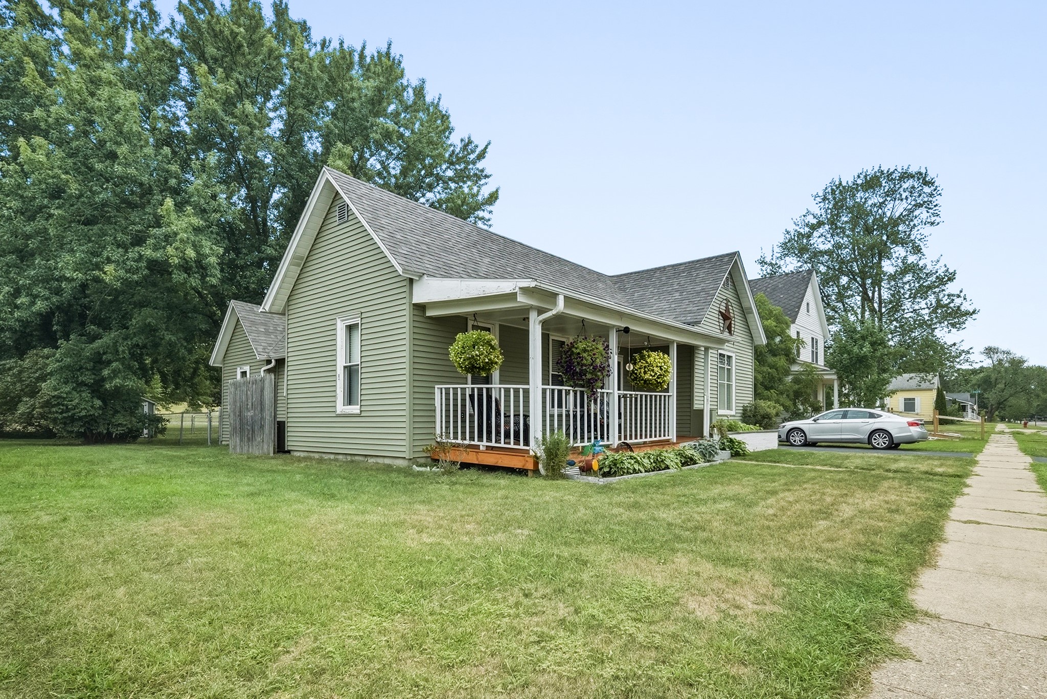 1619 Garfield Avenue Property Photo 3