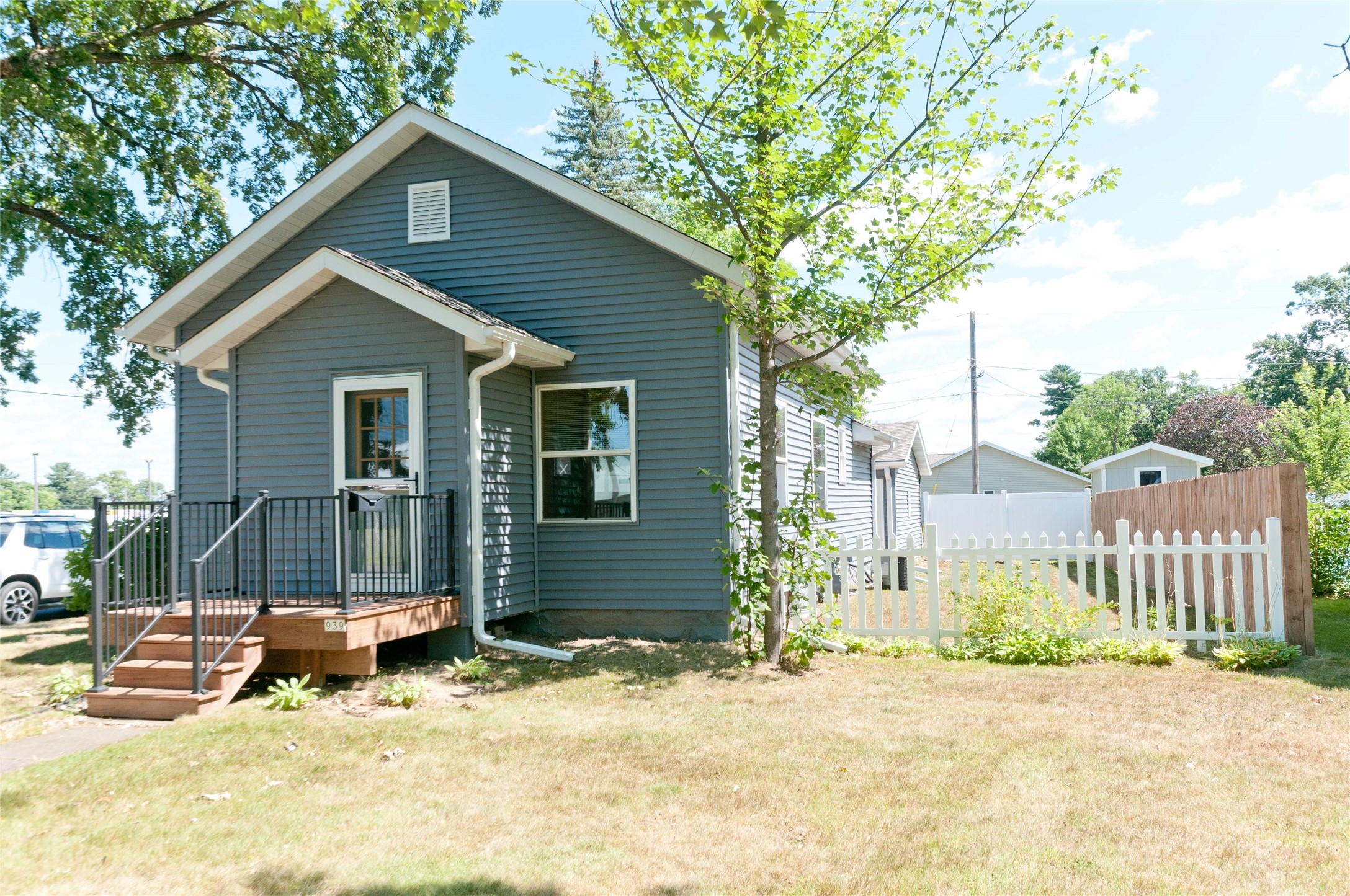 939 Craite Avenue Property Photo 4