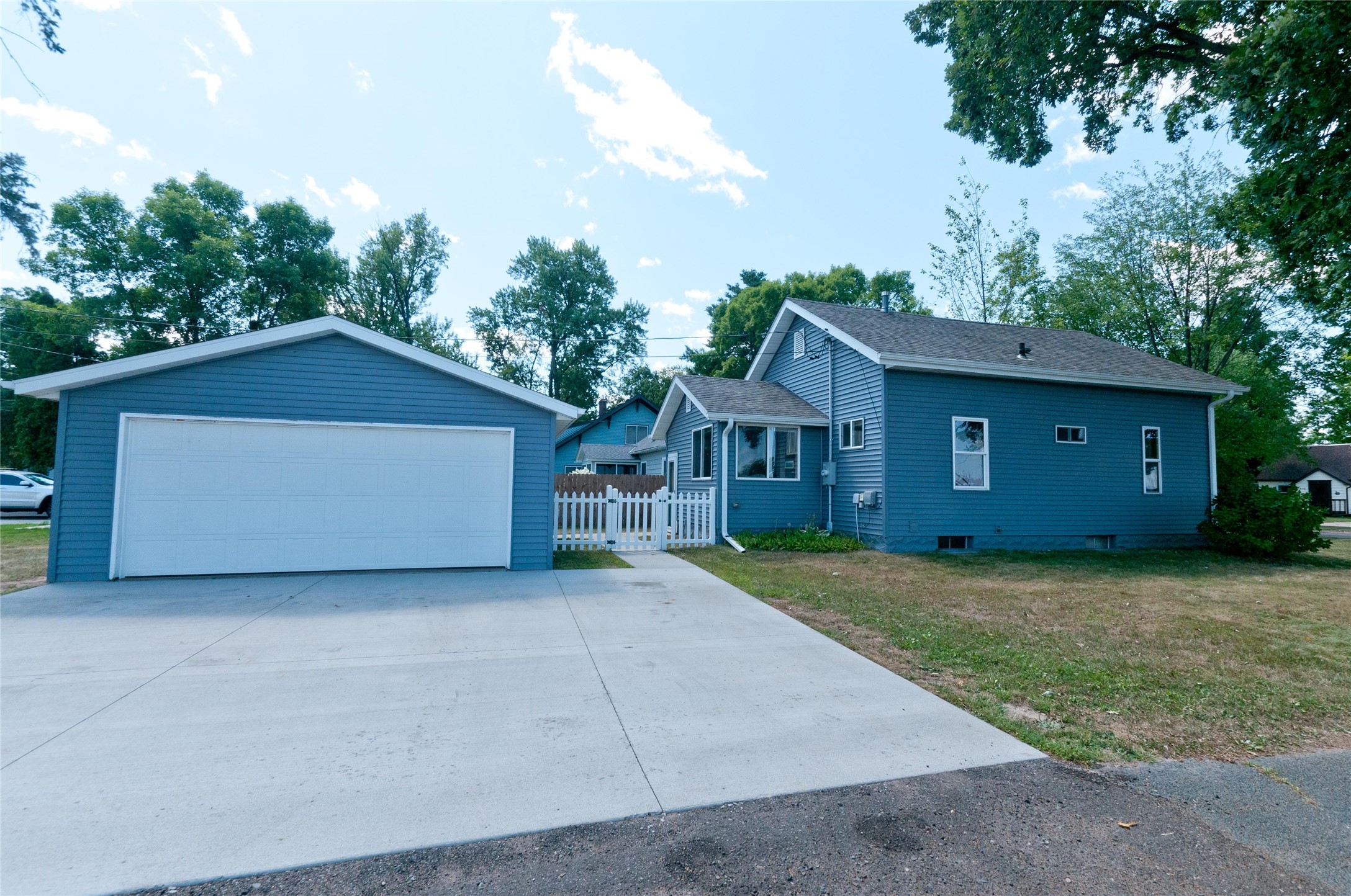 939 Craite Avenue Property Photo 6