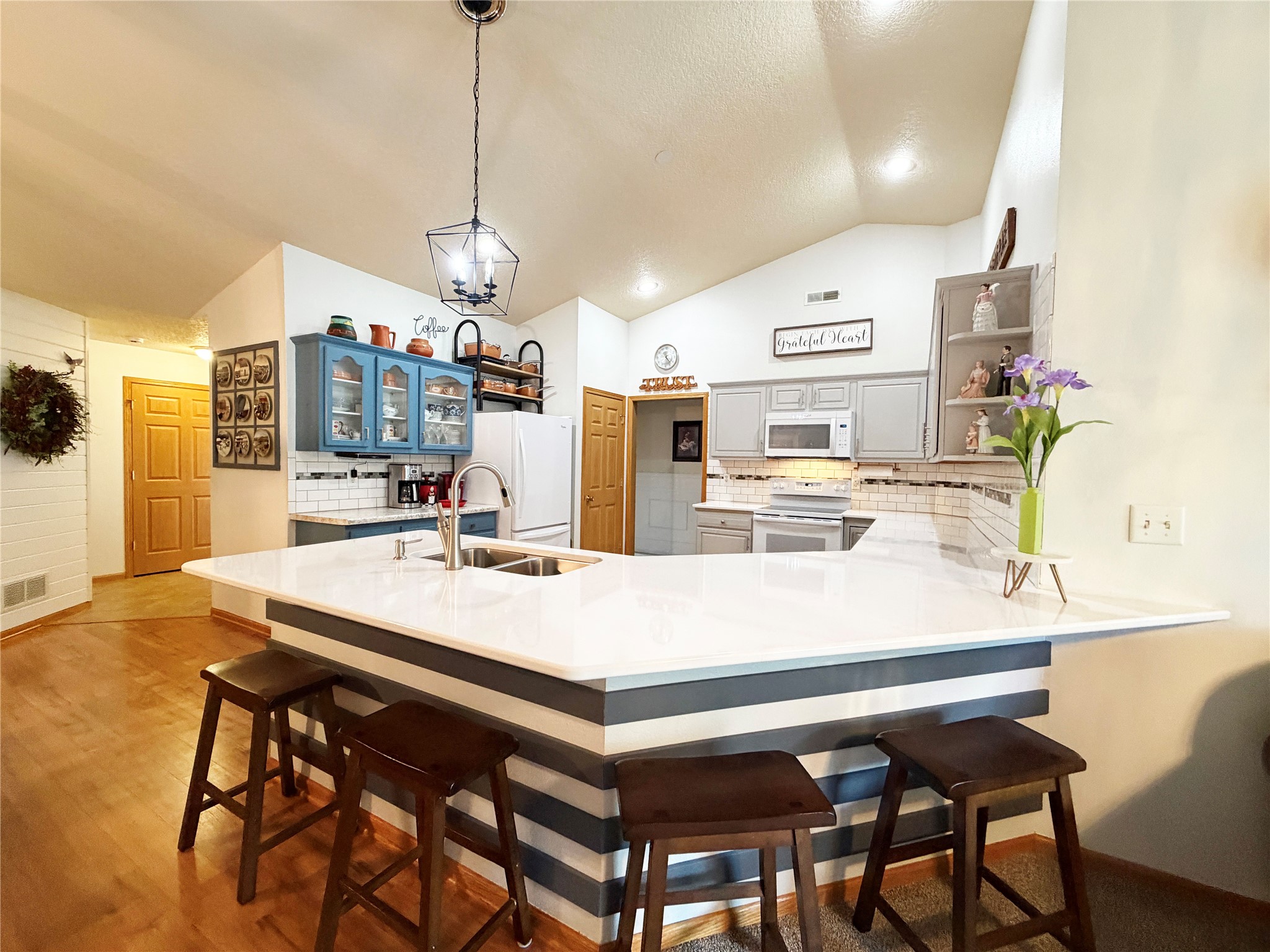 1220 E Orchard Beach Lane C Property Photo 8