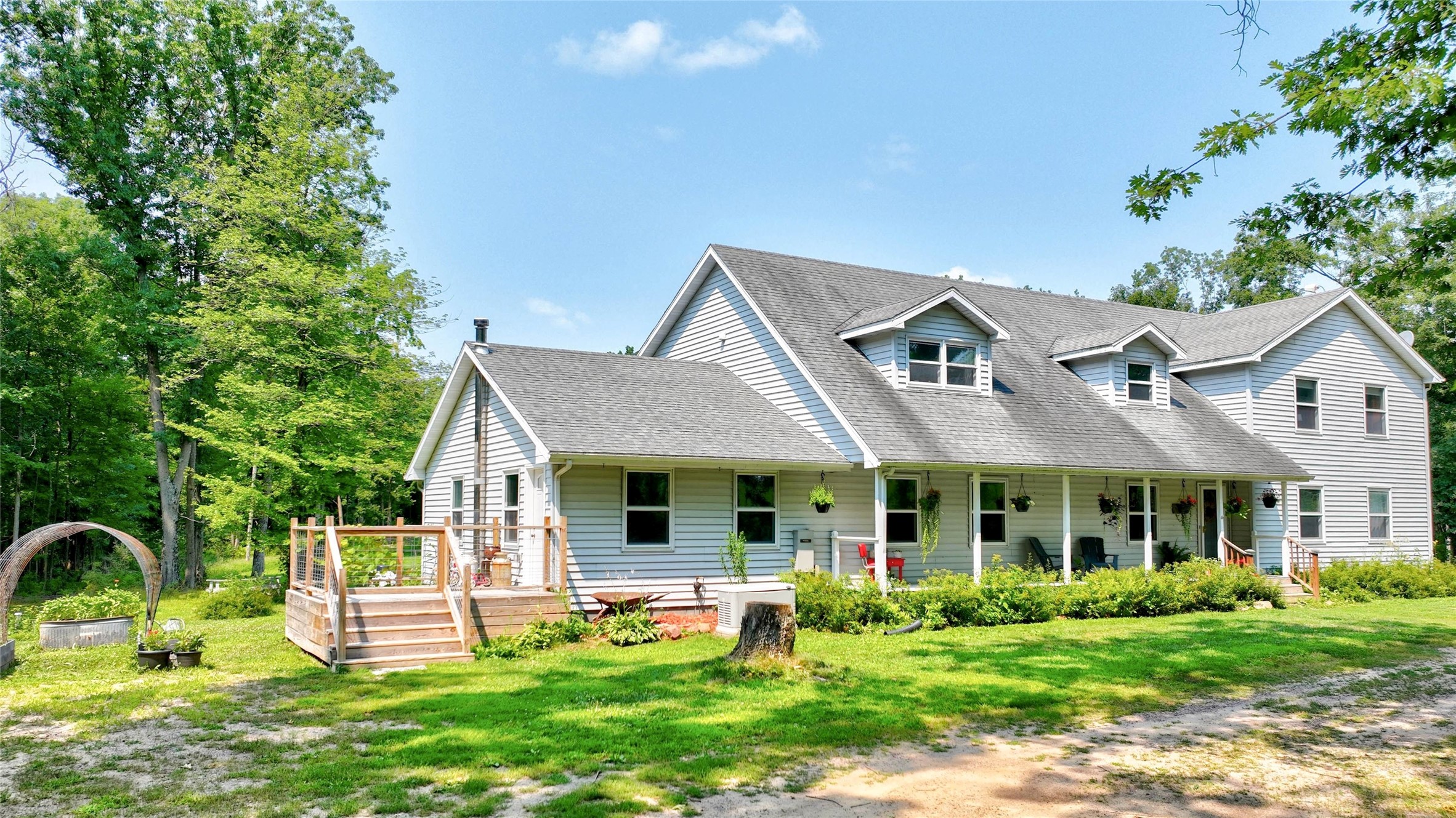 978 S County Road G Property Photo 1