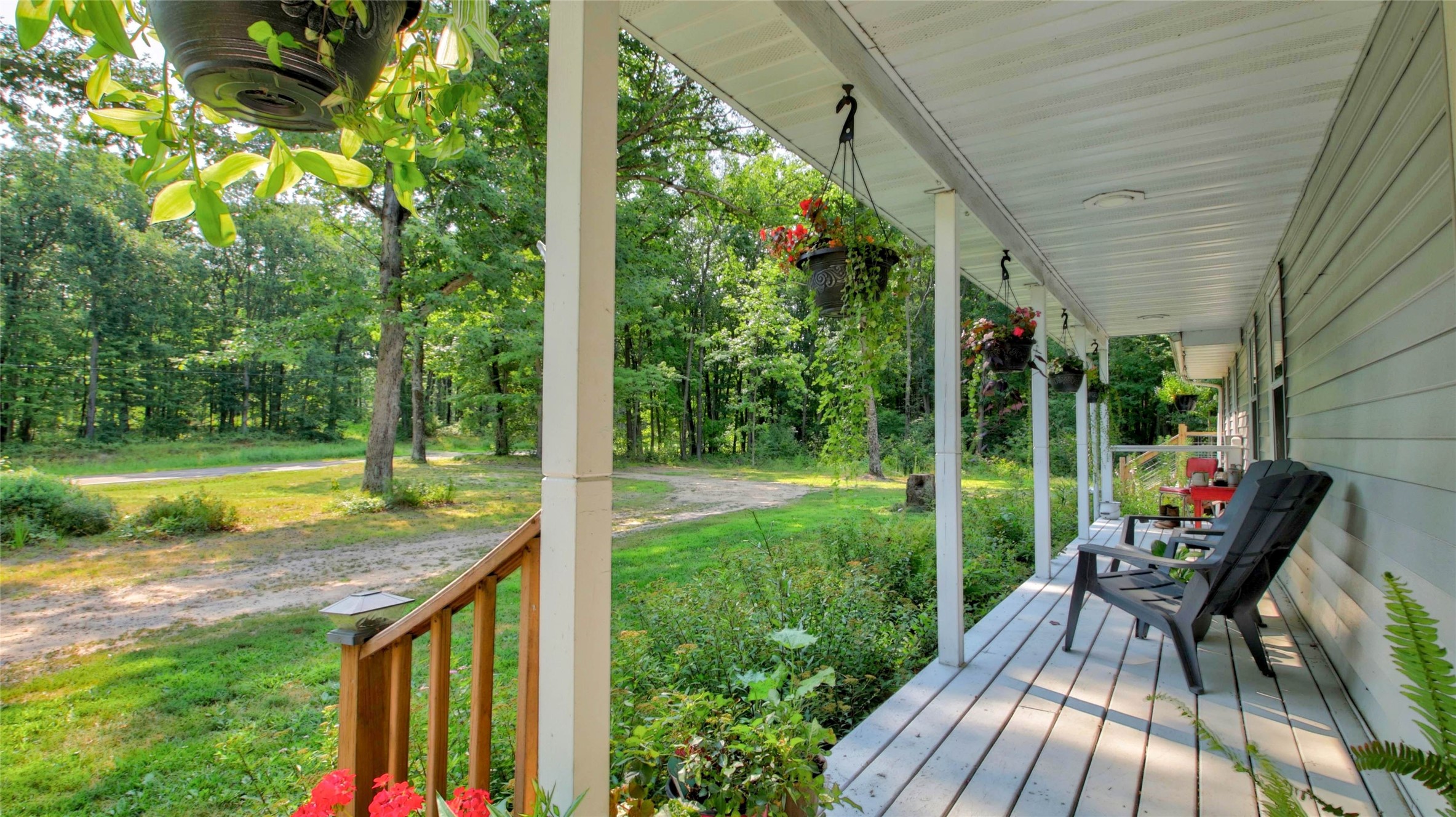 978 S County Road G Property Photo 4