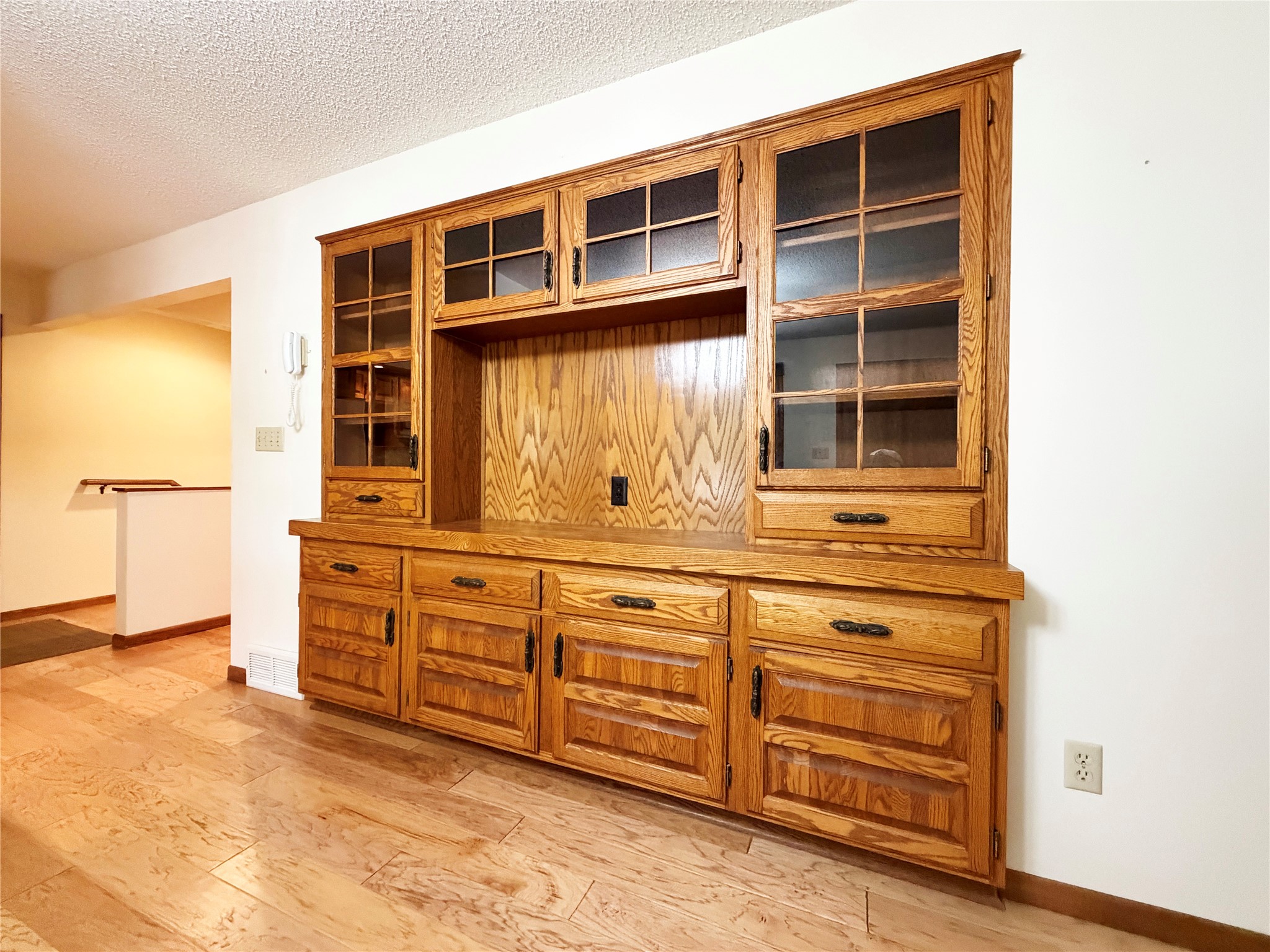1105 Bayview Avenue Property Photo 11