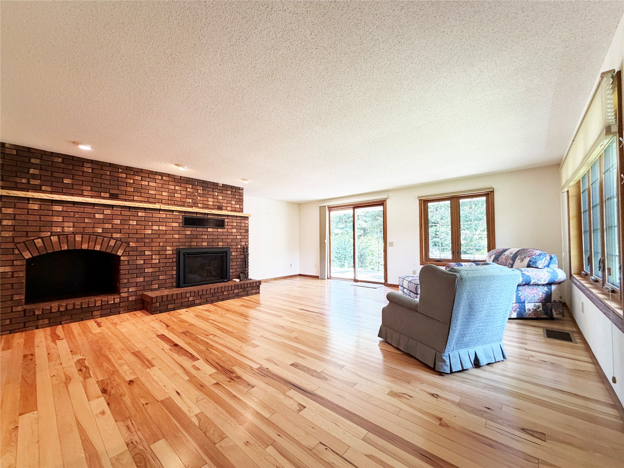 1105 Bayview Avenue Property Photo 12