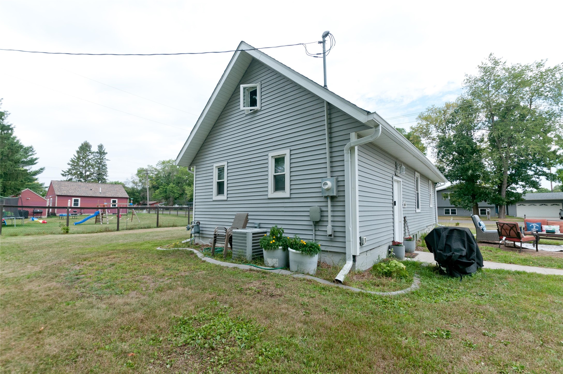 900 W Poplar Avenue Property Photo 4