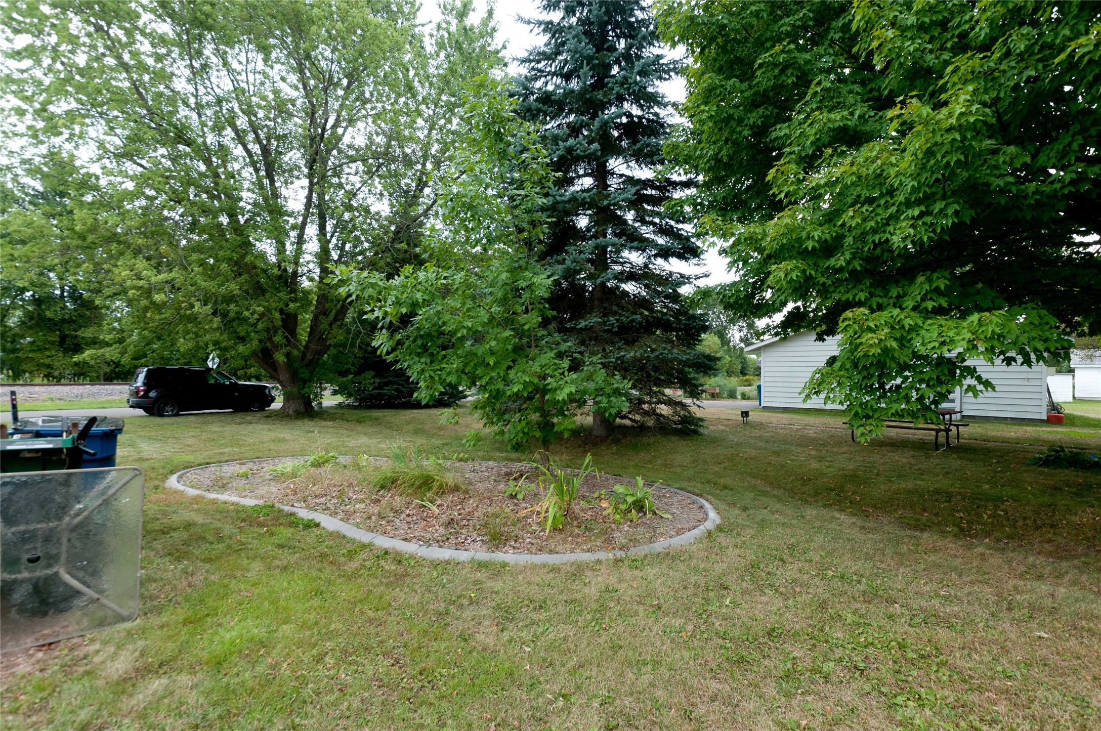 900 W Poplar Avenue Property Photo 6