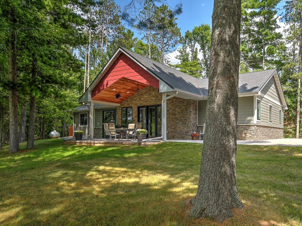 8687 Grover Point Road Property Photo 1