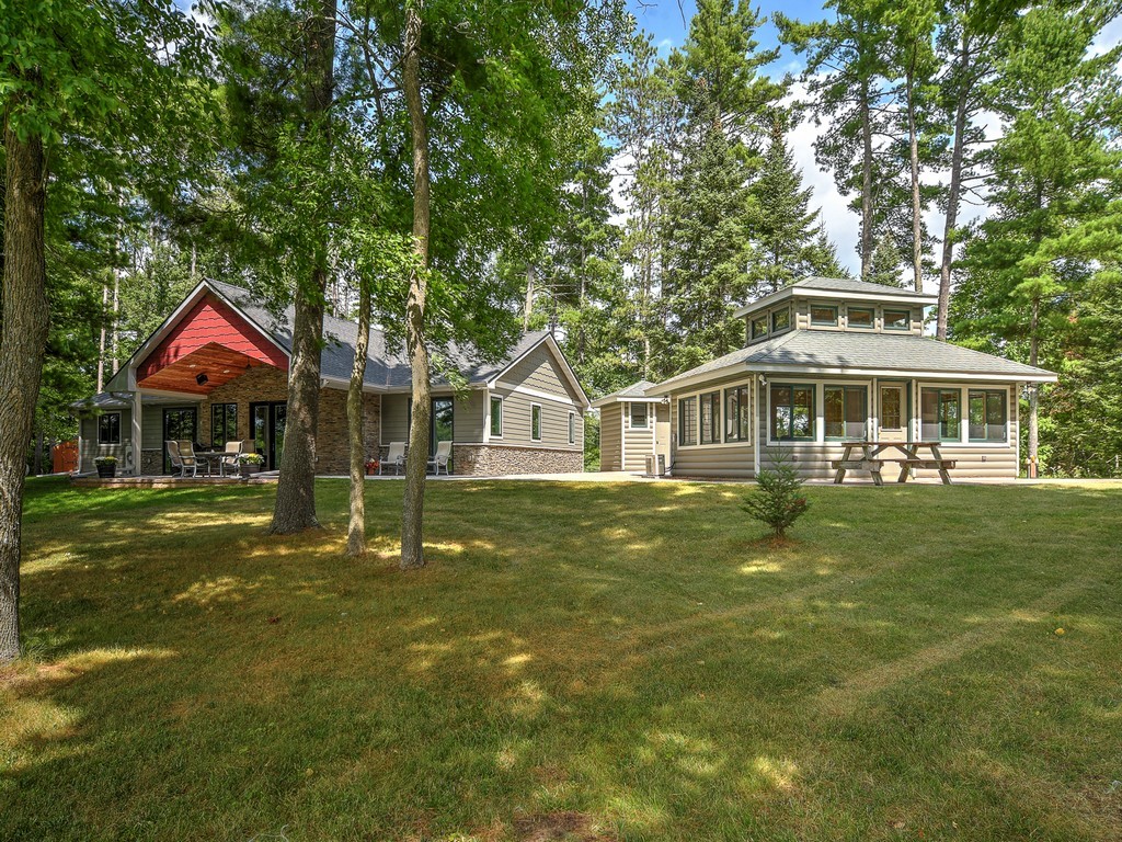 8687 Grover Point Road Property Photo 2