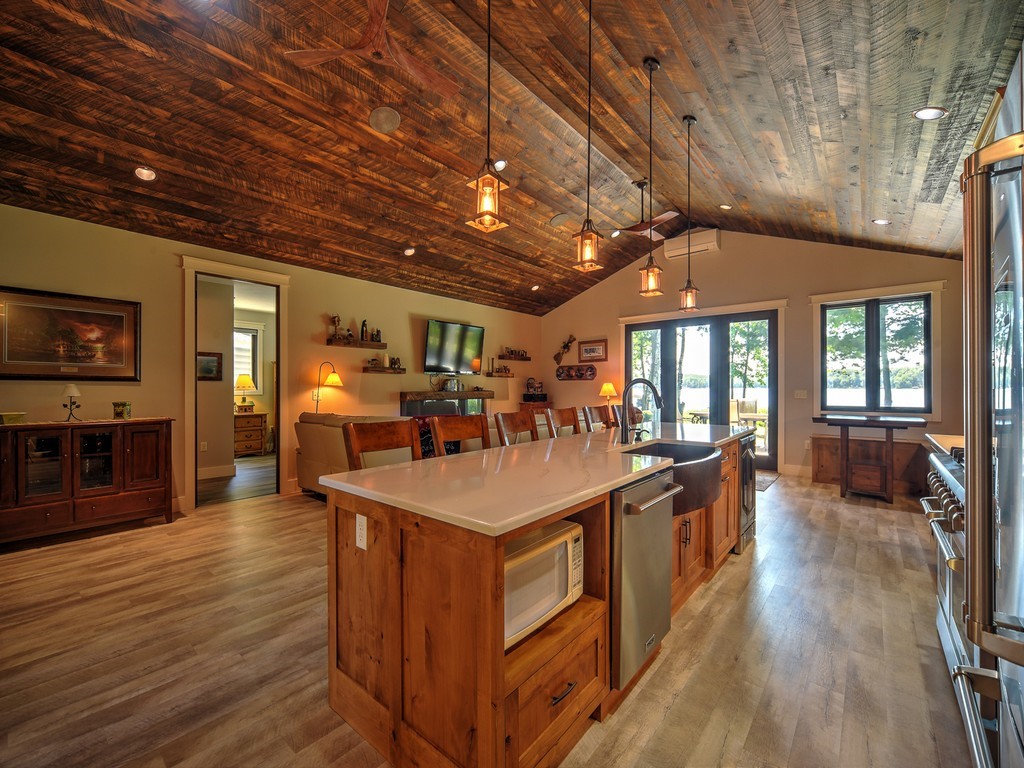 8687 Grover Point Road Property Photo 8