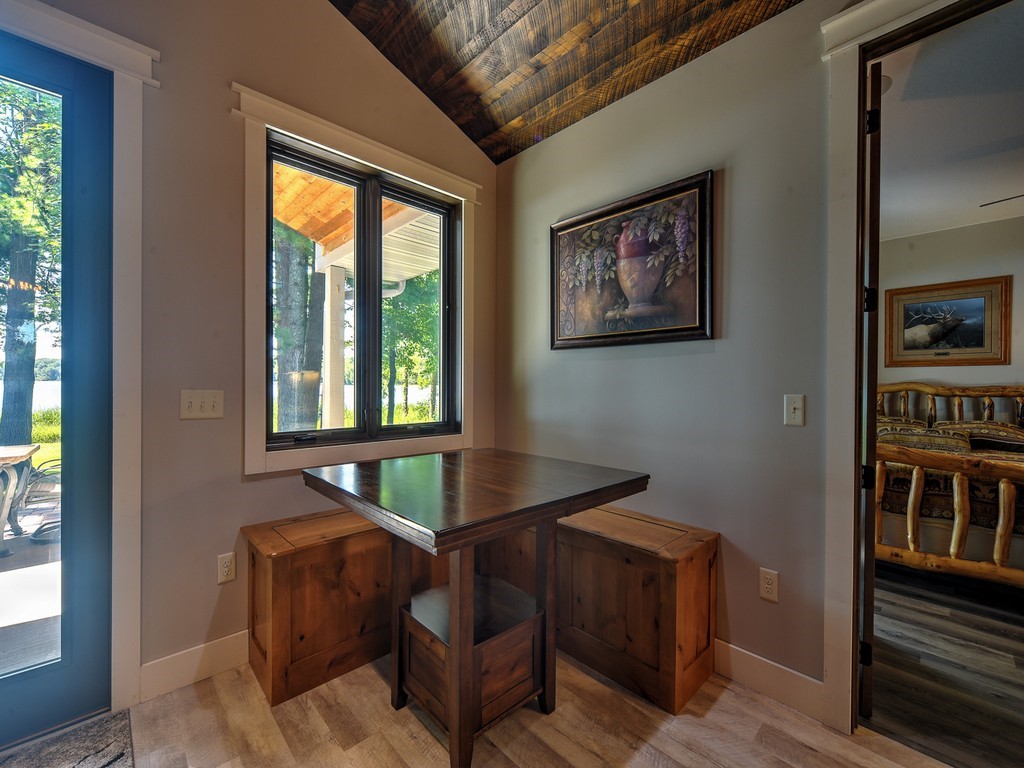 8687 Grover Point Road Property Photo 11