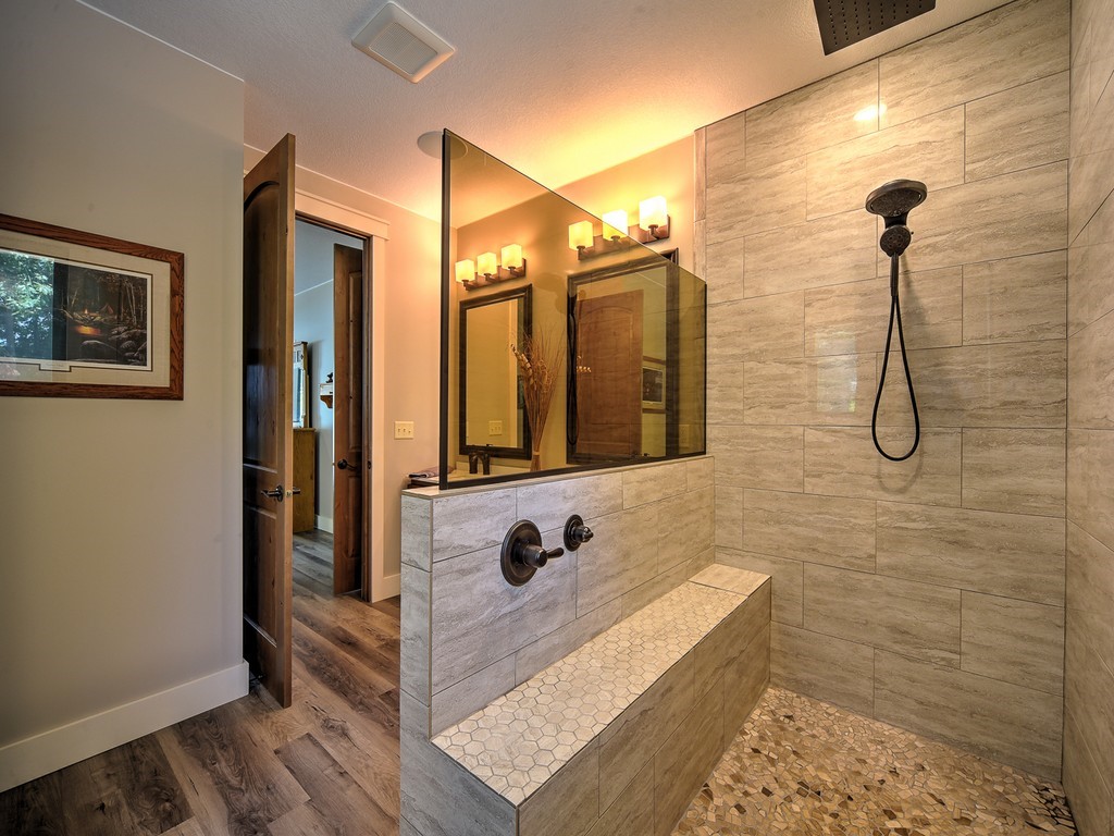 8687 Grover Point Road Property Photo 17