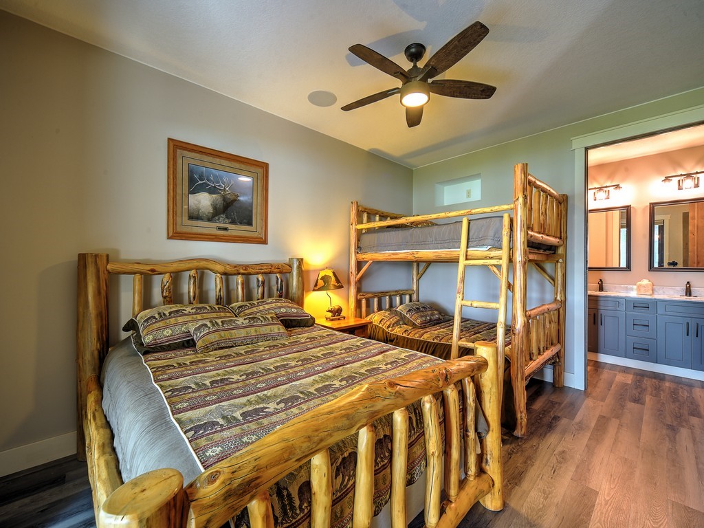 8687 Grover Point Road Property Photo 18