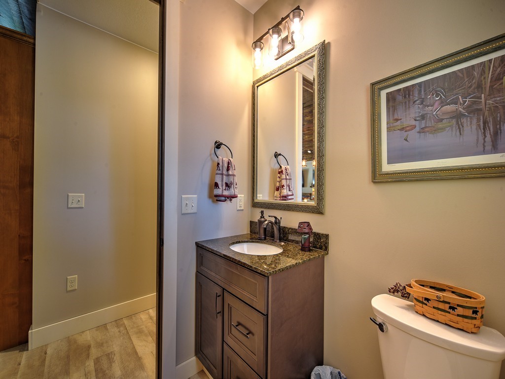 8687 Grover Point Road Property Photo 23