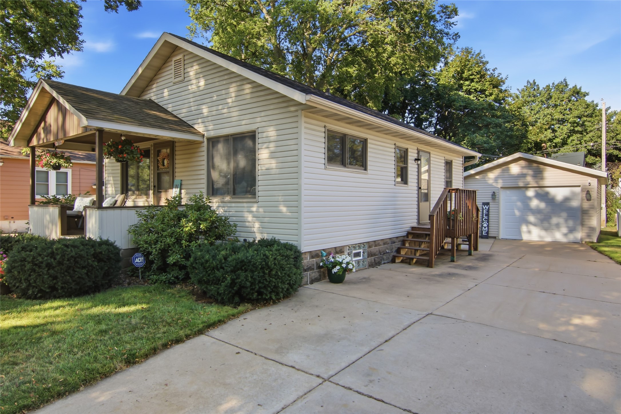 2832 5th Street Property Photo 3
